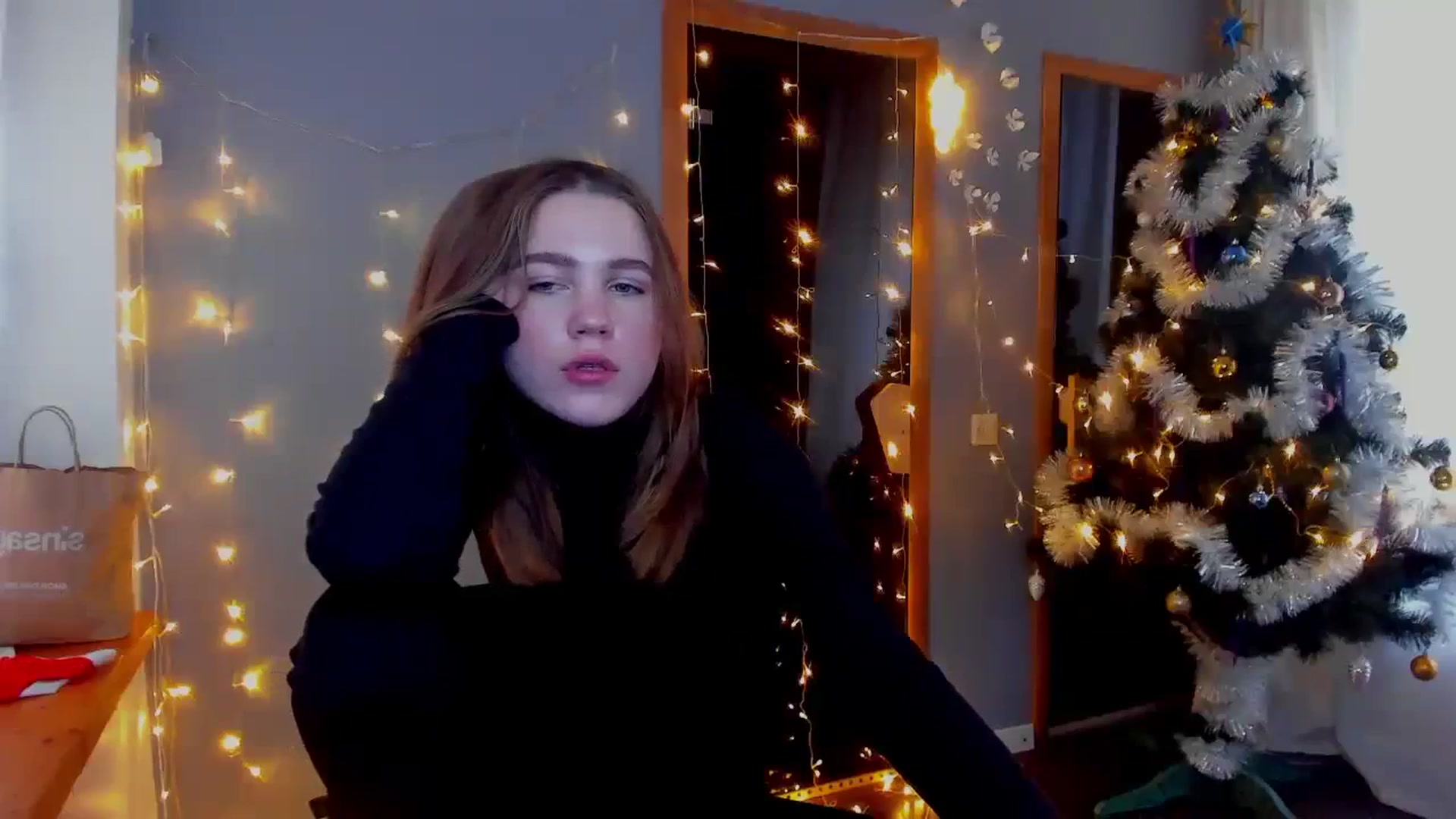 Gallery image thumbnail from Kate_Lewis's myfreecams stream on, 12/04/2023, 09:05 image 16 of 20