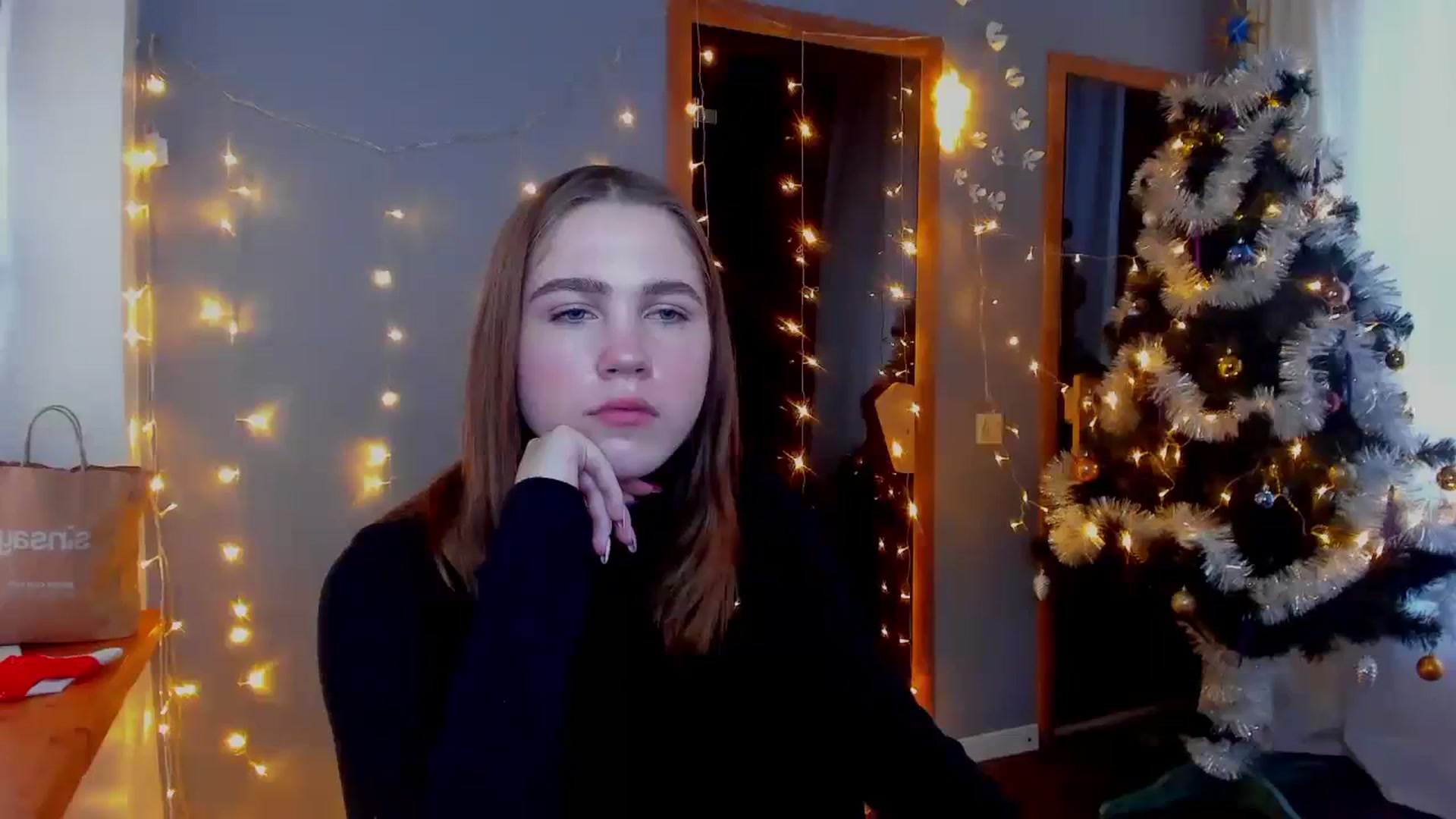 Gallery image thumbnail from Kate_Lewis's myfreecams stream on, 12/04/2023, 09:43 image 15 of 20