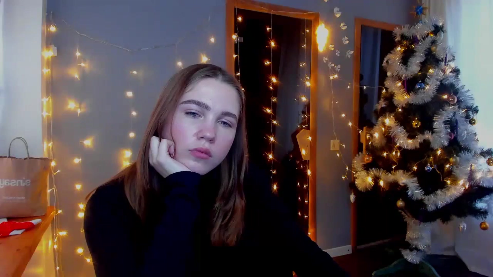 Gallery image thumbnail from Kate_Lewis's myfreecams stream on, 12/04/2023, 09:43 image 12 of 20
