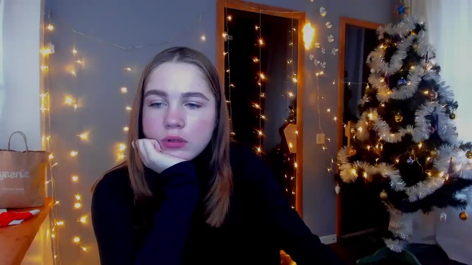 Gallery image thumbnail from Kate_Lewis's myfreecams stream on, 12/04/2023, 09:43 image 3 of 20