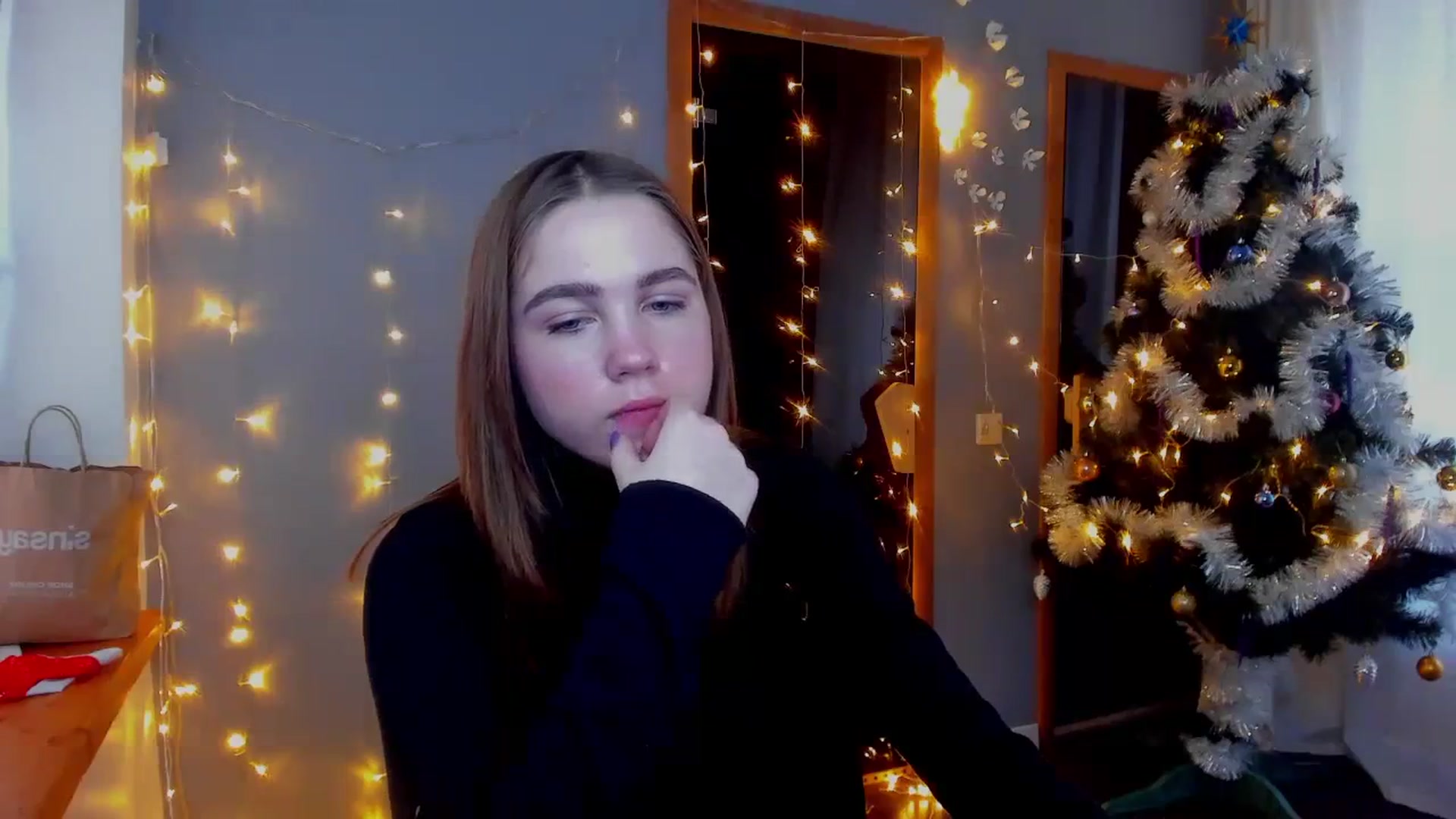 Gallery image thumbnail from Kate_Lewis's myfreecams stream on, 12/04/2023, 09:43 image 4 of 20