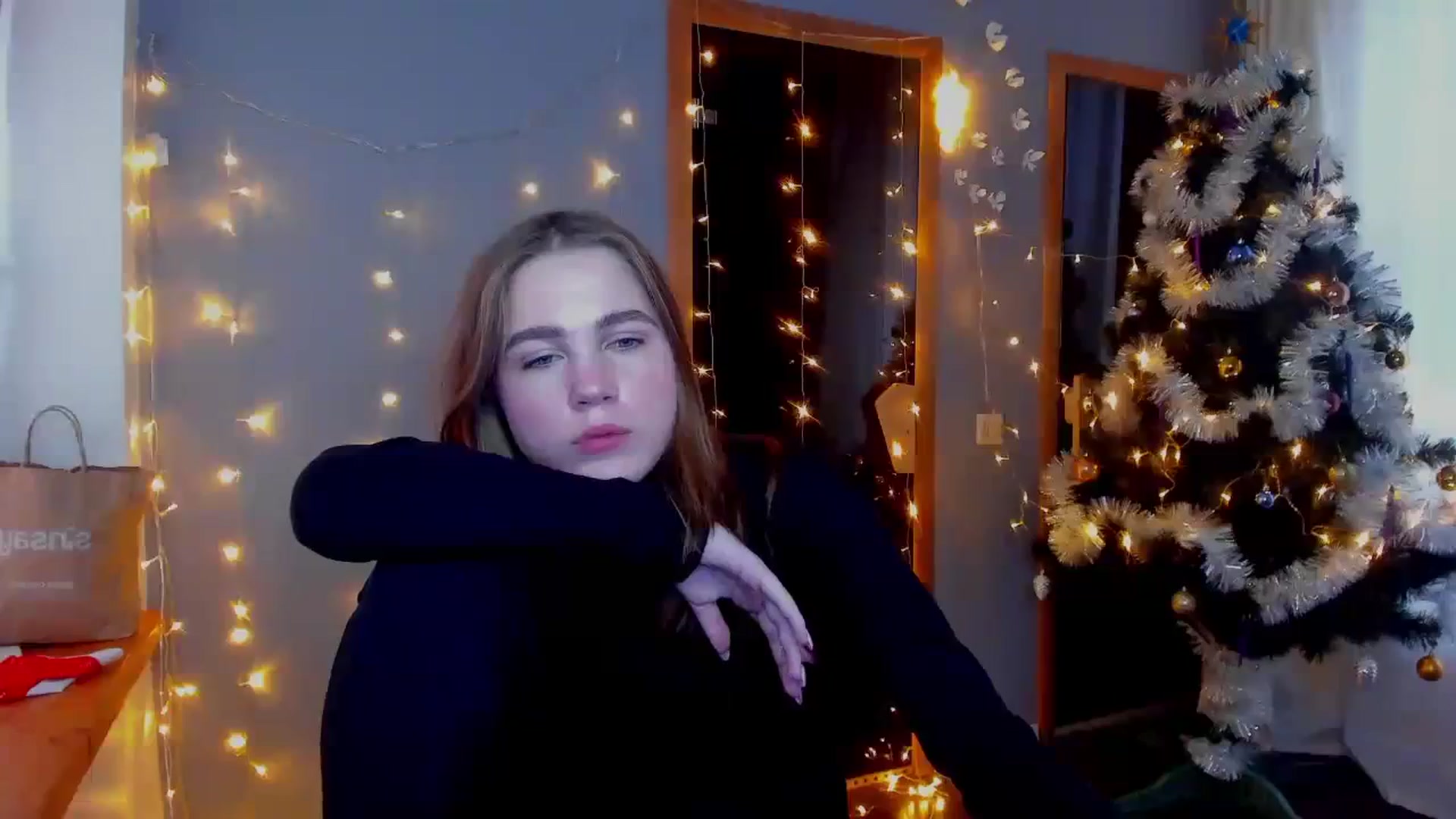 Gallery image thumbnail from Kate_Lewis's myfreecams stream on, 12/04/2023, 12:07 image 5 of 20