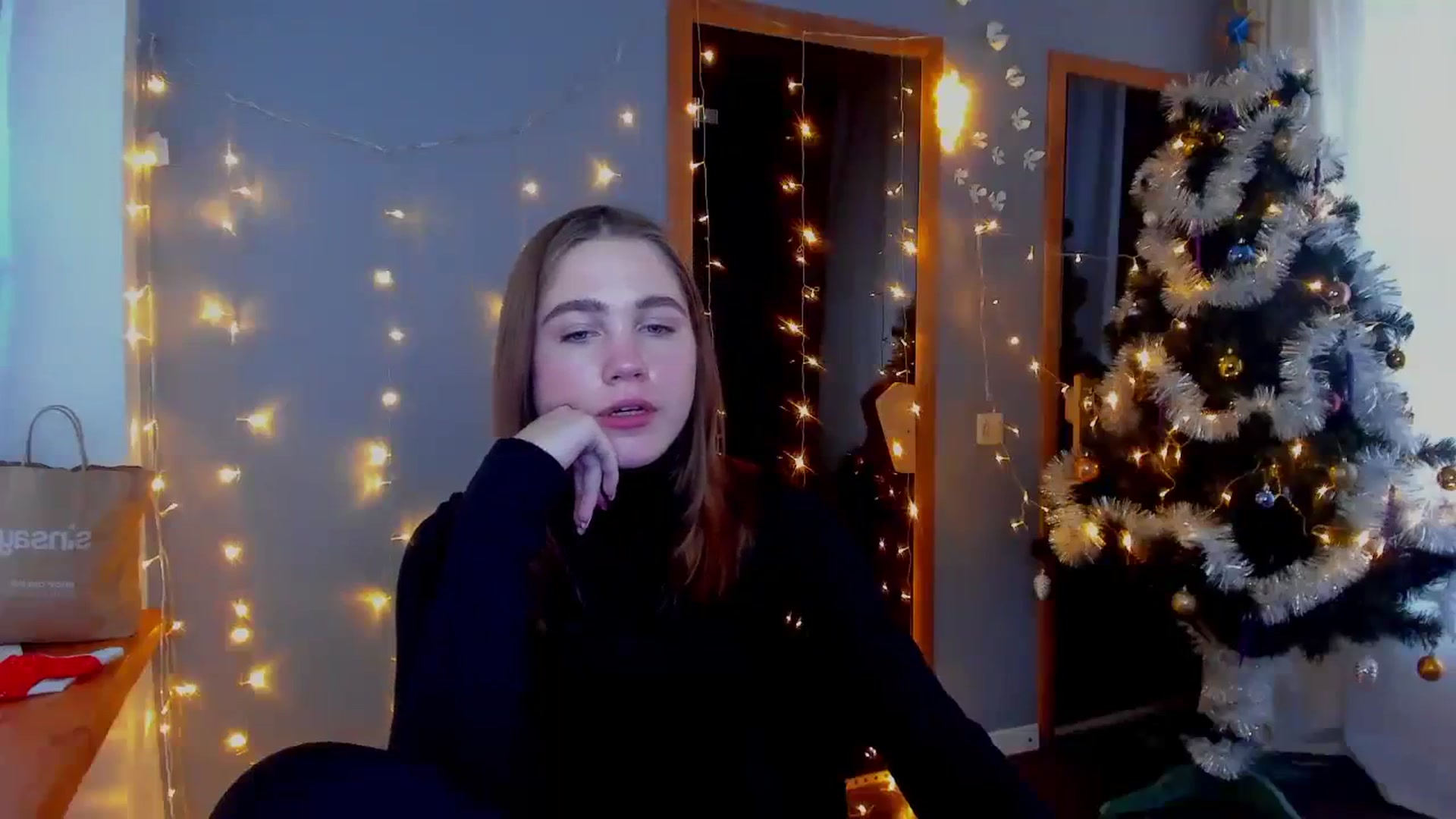 Gallery image thumbnail from Kate_Lewis's myfreecams stream on, 12/04/2023, 12:07 image 3 of 20