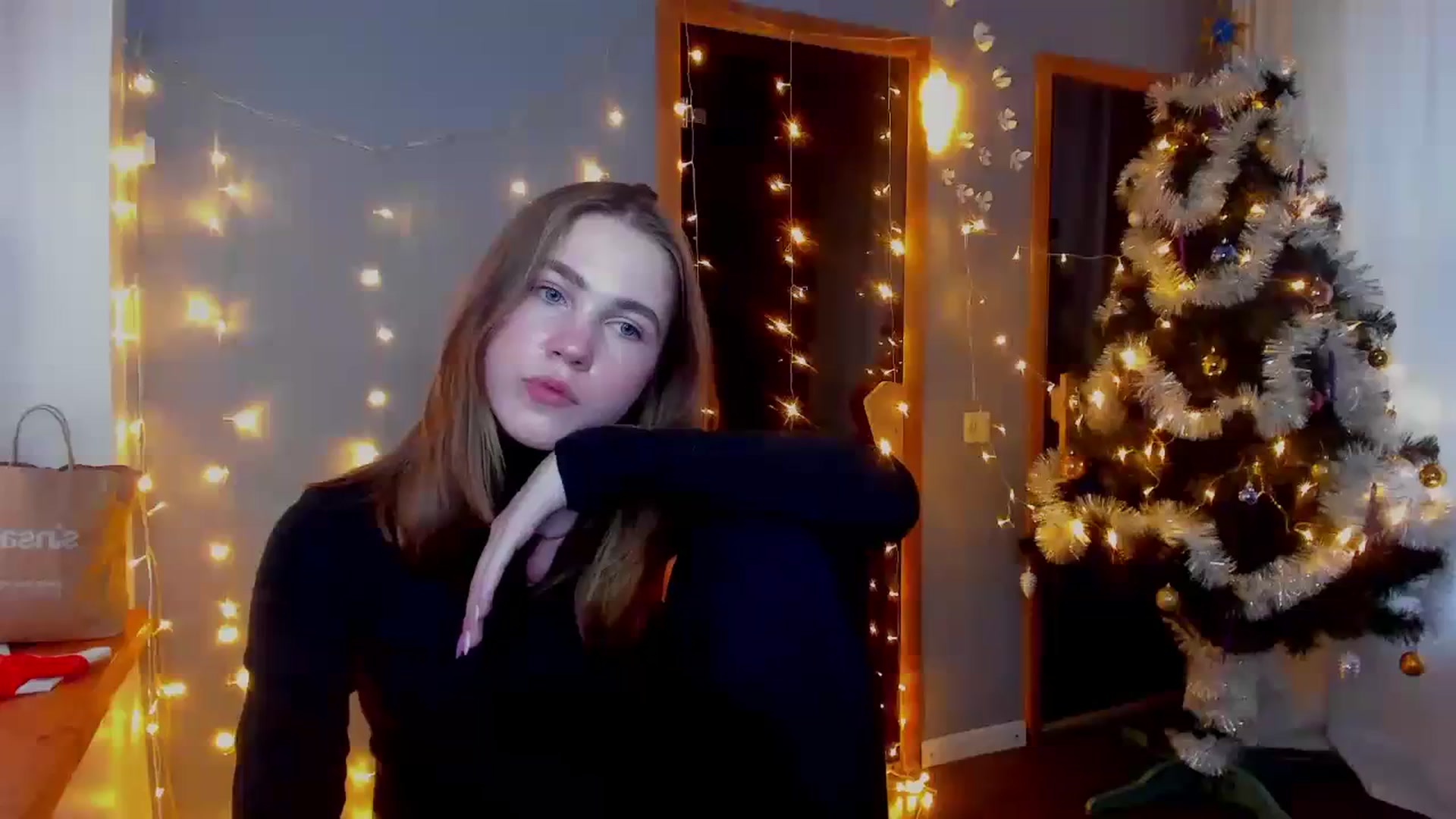 Gallery image thumbnail from Kate_Lewis's myfreecams stream on, 12/04/2023, 12:07 image 17 of 20