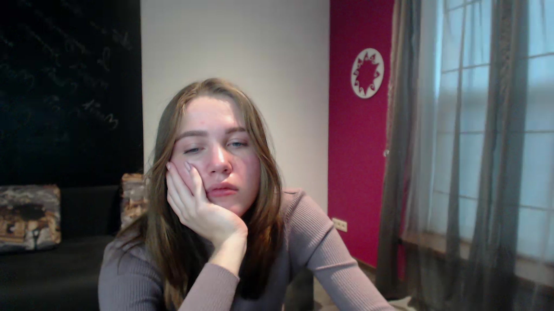 Gallery image thumbnail from Kate_Lewis's myfreecams stream on, 12/07/2023, 12:07 image 14 of 20