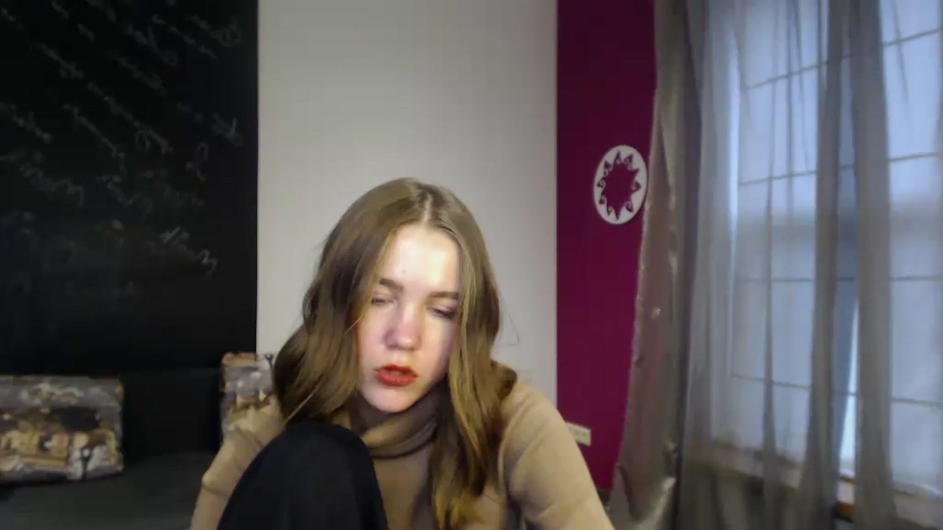 Gallery image thumbnail from Kate_Lewis's myfreecams stream on, 12/10/2023, 10:47 image 2 of 20