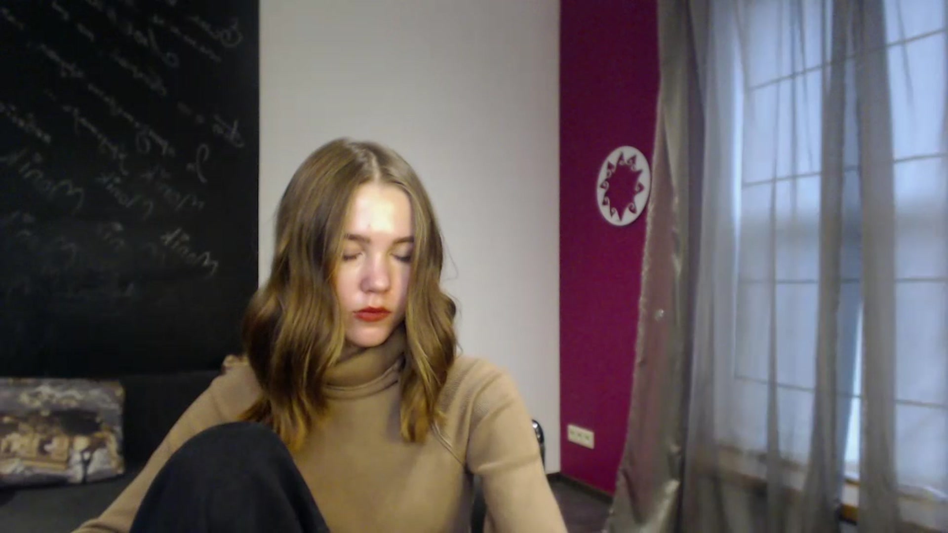 Gallery image thumbnail from Kate_Lewis's myfreecams stream on, 12/10/2023, 10:47 image 4 of 20