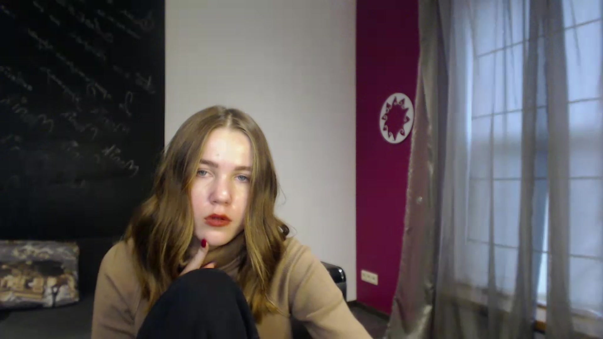 Gallery image thumbnail from Kate_Lewis's myfreecams stream on, 12/10/2023, 10:47 image 7 of 20