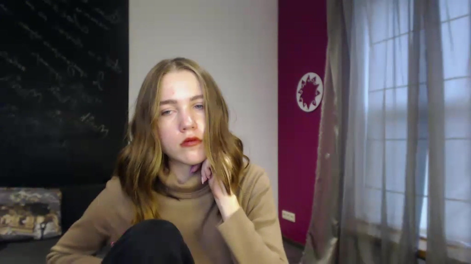 Gallery image thumbnail from Kate_Lewis's myfreecams stream on, 12/10/2023, 10:47 image 3 of 20