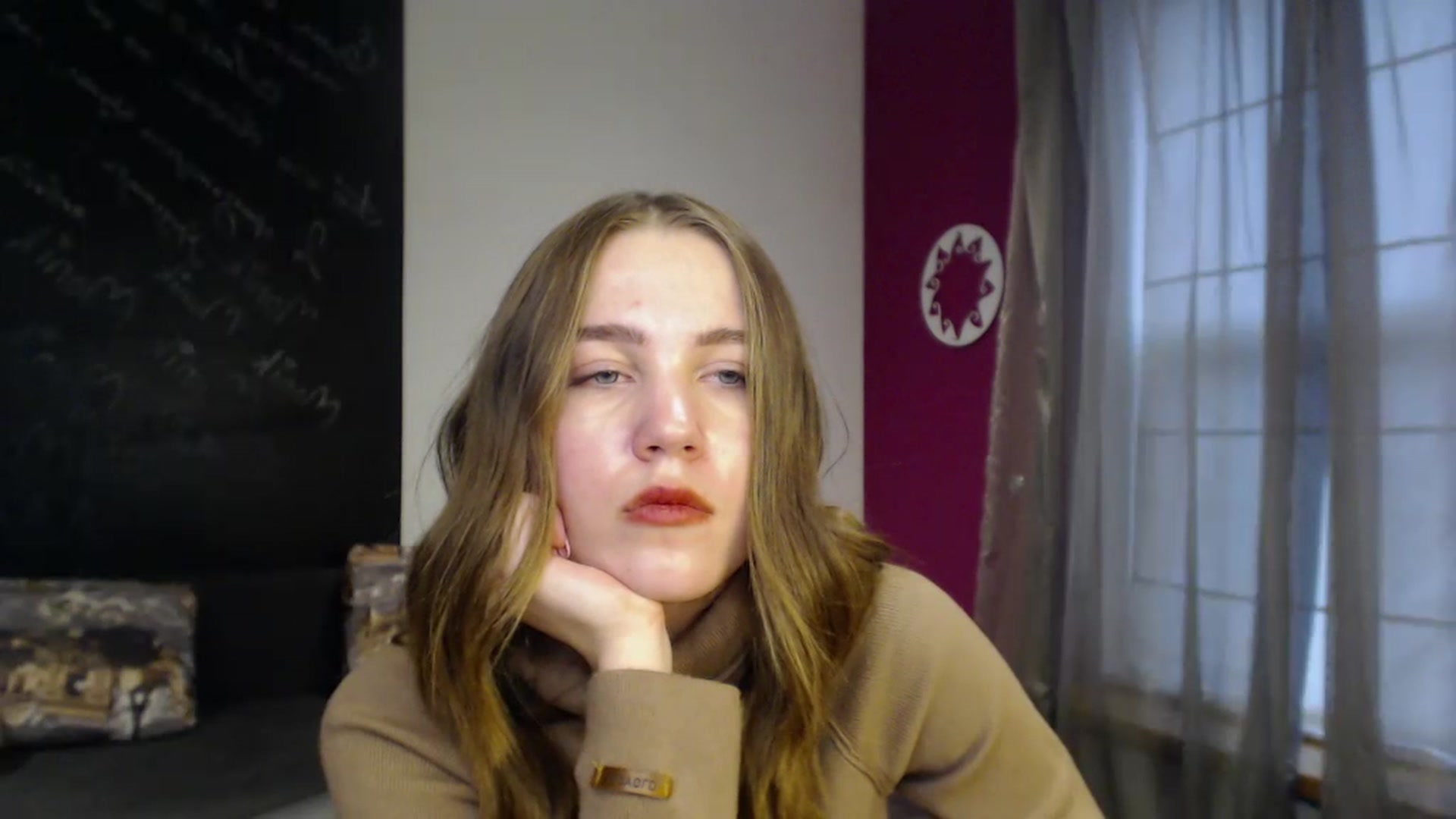 Gallery image thumbnail from Kate_Lewis's myfreecams stream on, 12/10/2023, 10:47 image 15 of 20