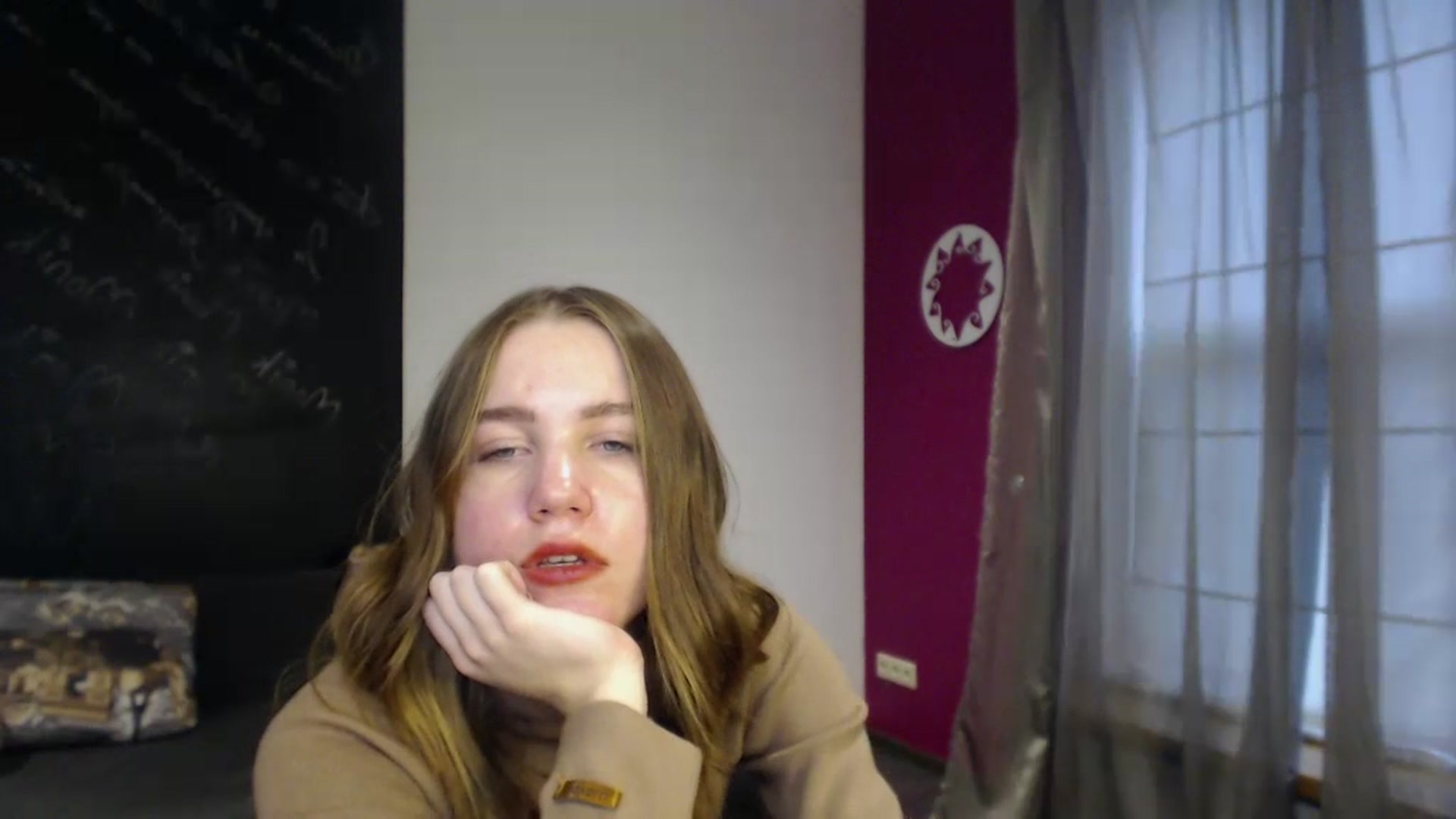 Gallery image thumbnail from Kate_Lewis's myfreecams stream on, 12/10/2023, 10:47 image 20 of 20