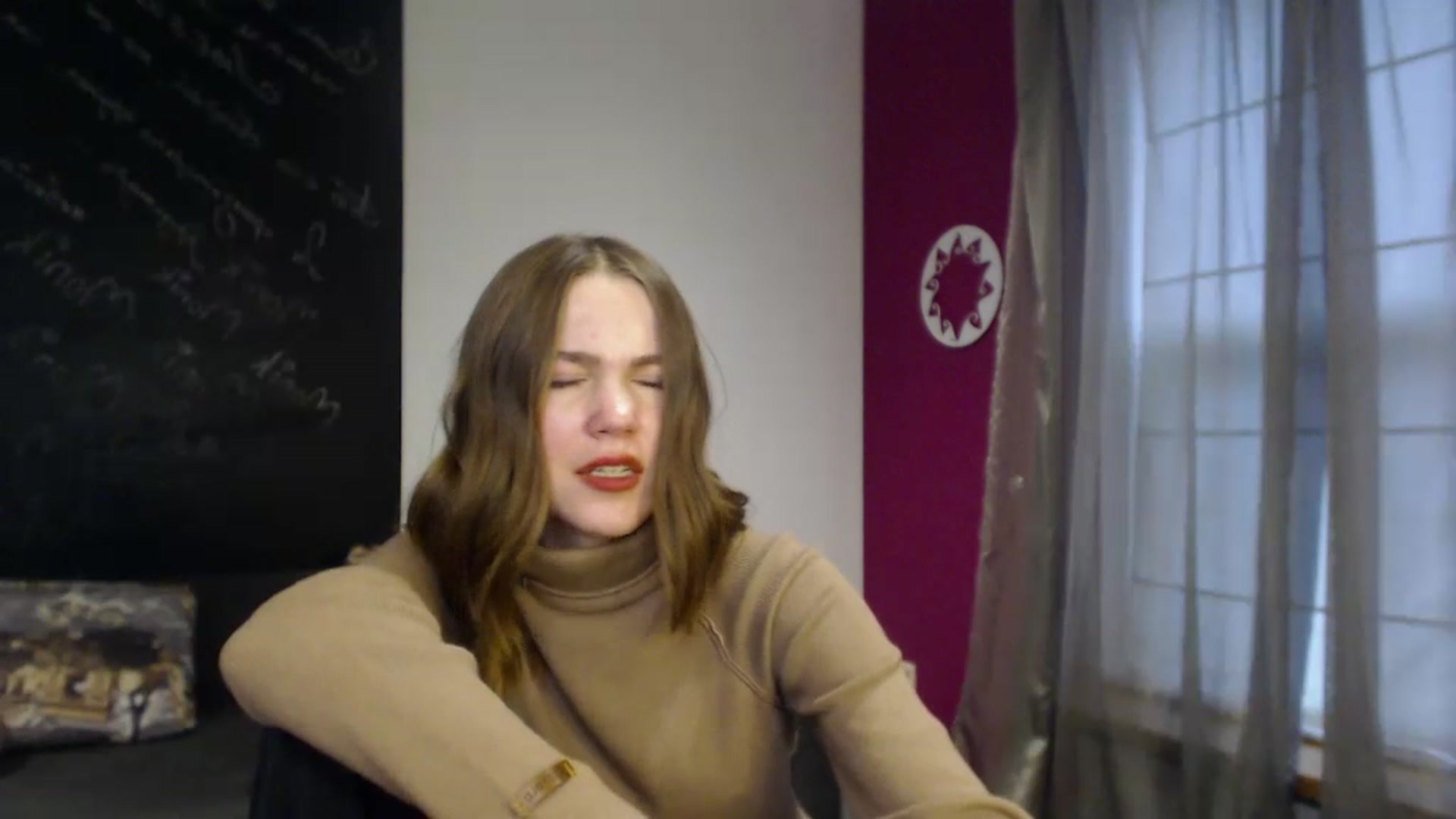 Gallery image thumbnail from Kate_Lewis's myfreecams stream on, 12/10/2023, 11:43 image 7 of 20