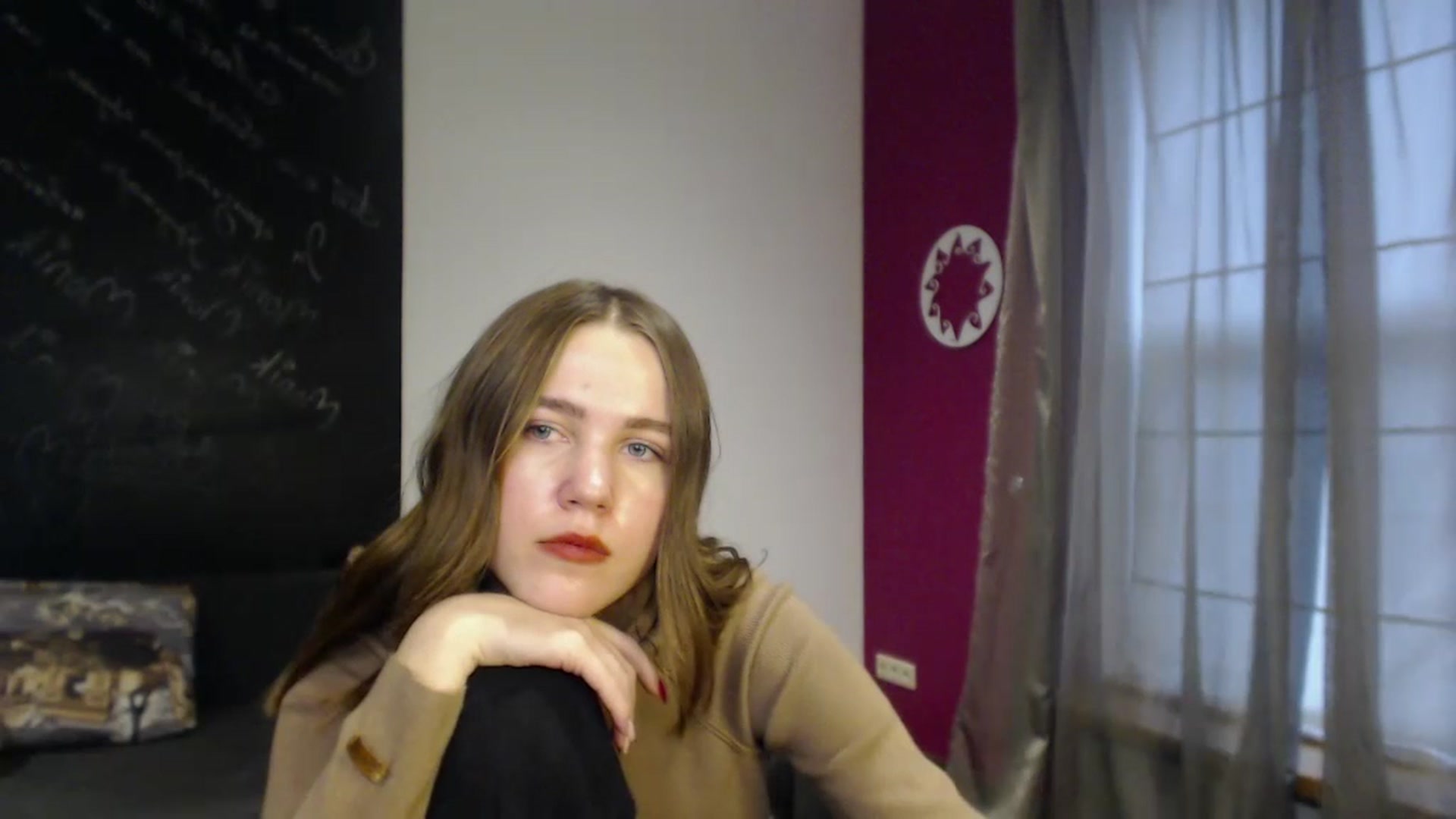 Gallery image thumbnail from Kate_Lewis's myfreecams stream on, 12/10/2023, 11:43 image 9 of 20