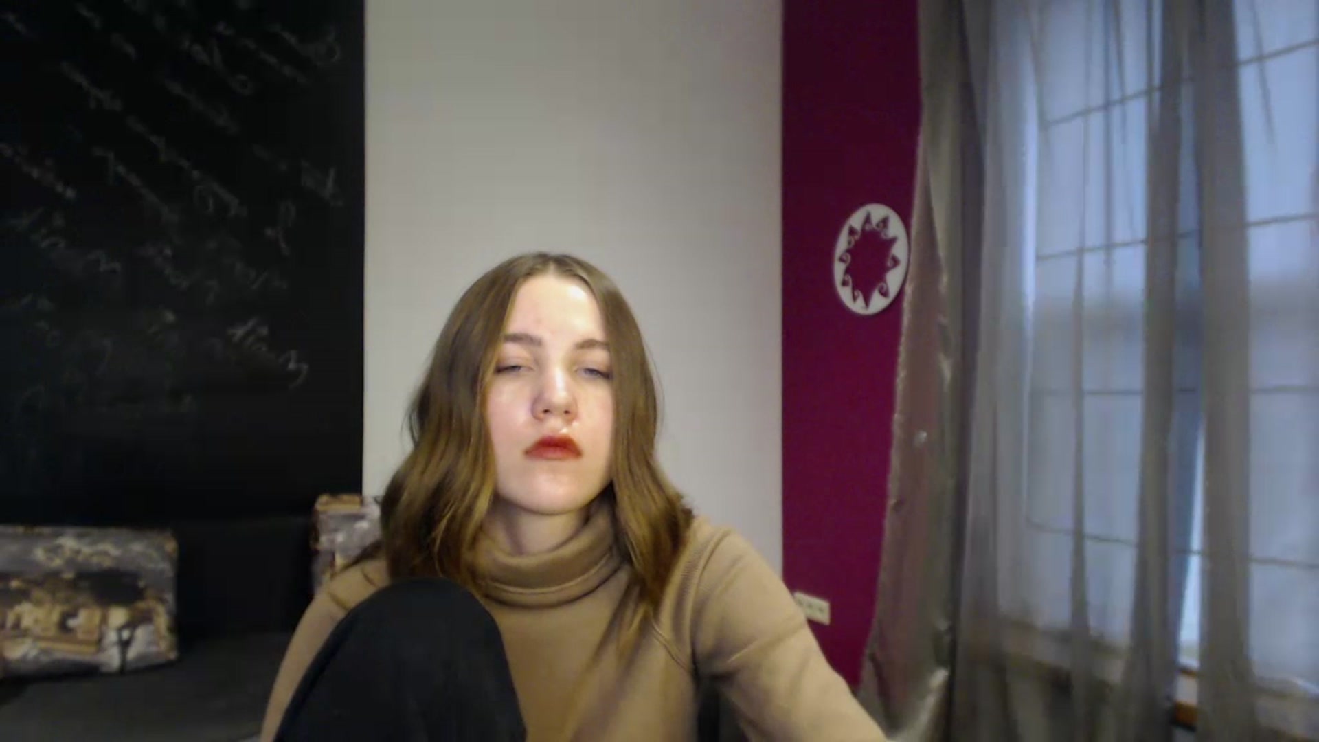 Gallery image thumbnail from Kate_Lewis's myfreecams stream on, 12/10/2023, 11:43 image 16 of 20