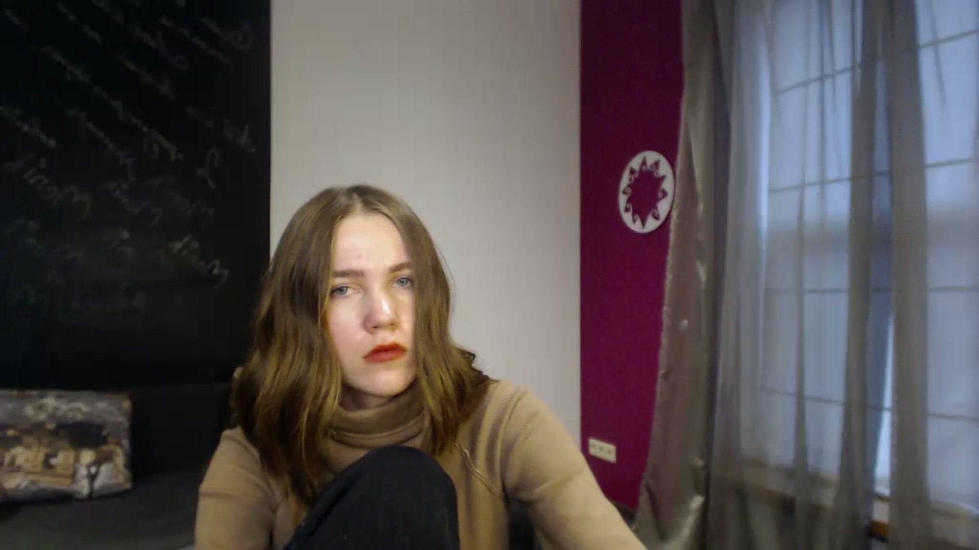 Gallery image thumbnail from Kate_Lewis's myfreecams stream on, 12/10/2023, 11:43 image 17 of 20