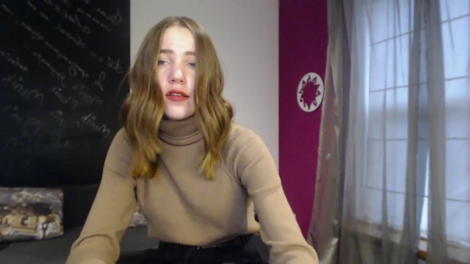 Gallery image thumbnail from Kate_Lewis's myfreecams stream on, 12/10/2023, 11:43 image 4 of 20