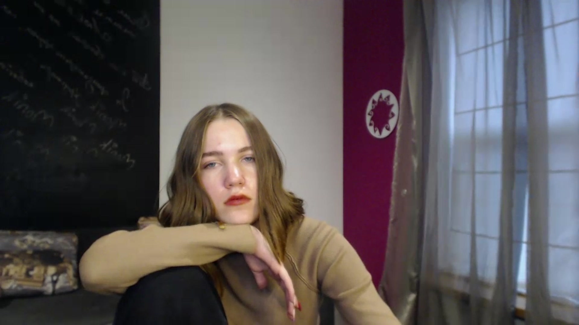 Gallery image thumbnail from Kate_Lewis's myfreecams stream on, 12/10/2023, 11:43 image 6 of 20