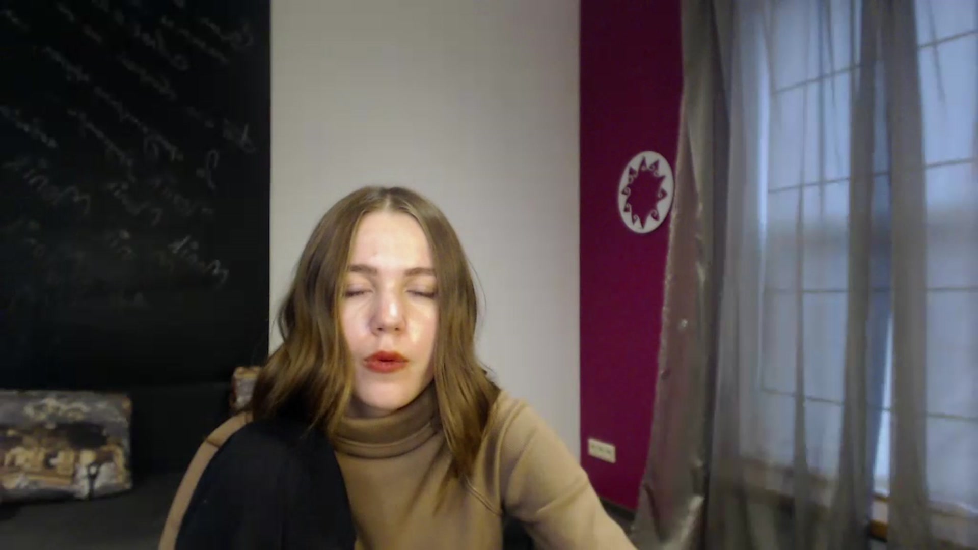Gallery image thumbnail from Kate_Lewis's myfreecams stream on, 12/10/2023, 11:43 image 15 of 20
