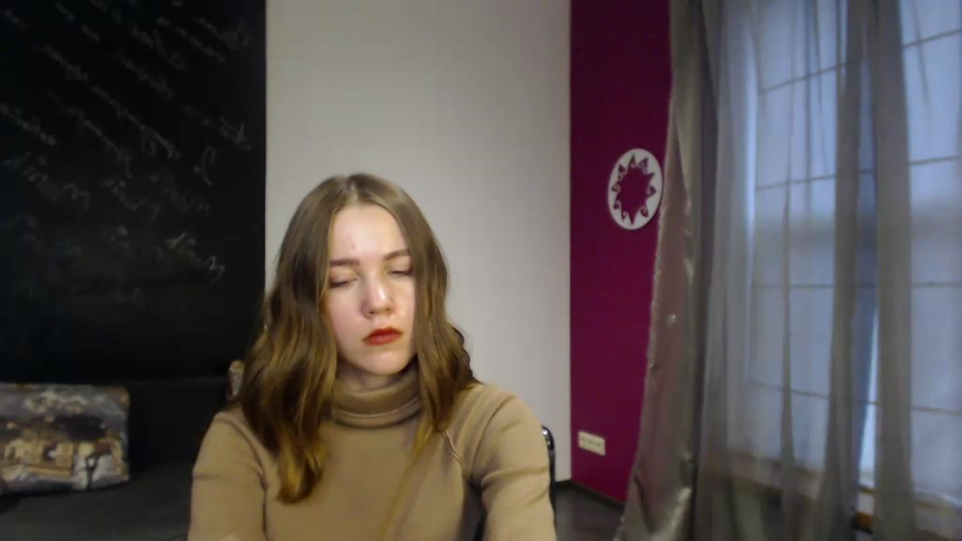 Gallery image thumbnail from Kate_Lewis's myfreecams stream on, 12/10/2023, 11:43 image 19 of 20