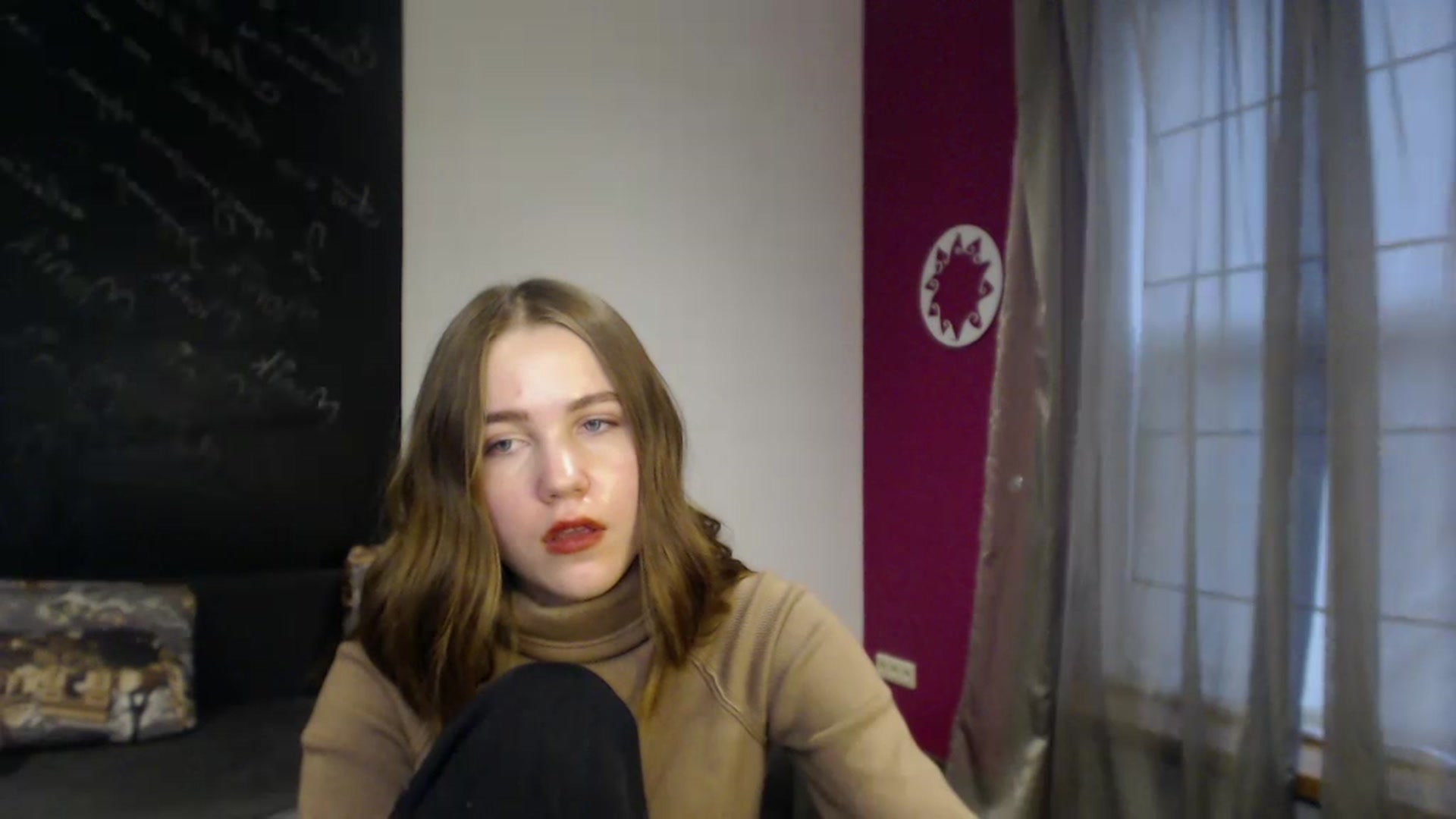 Gallery image thumbnail from Kate_Lewis's myfreecams stream on, 12/10/2023, 11:43 image 18 of 20