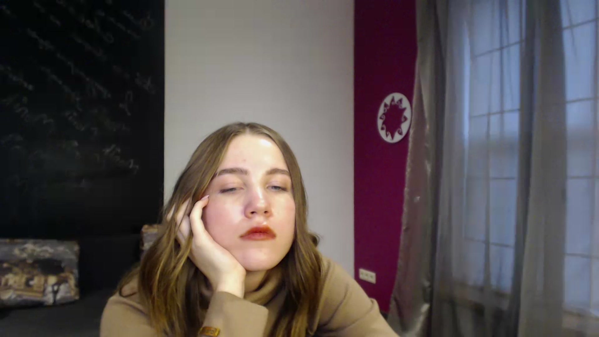 Gallery image thumbnail from Kate_Lewis's myfreecams stream on, 12/10/2023, 12:03 image 7 of 20