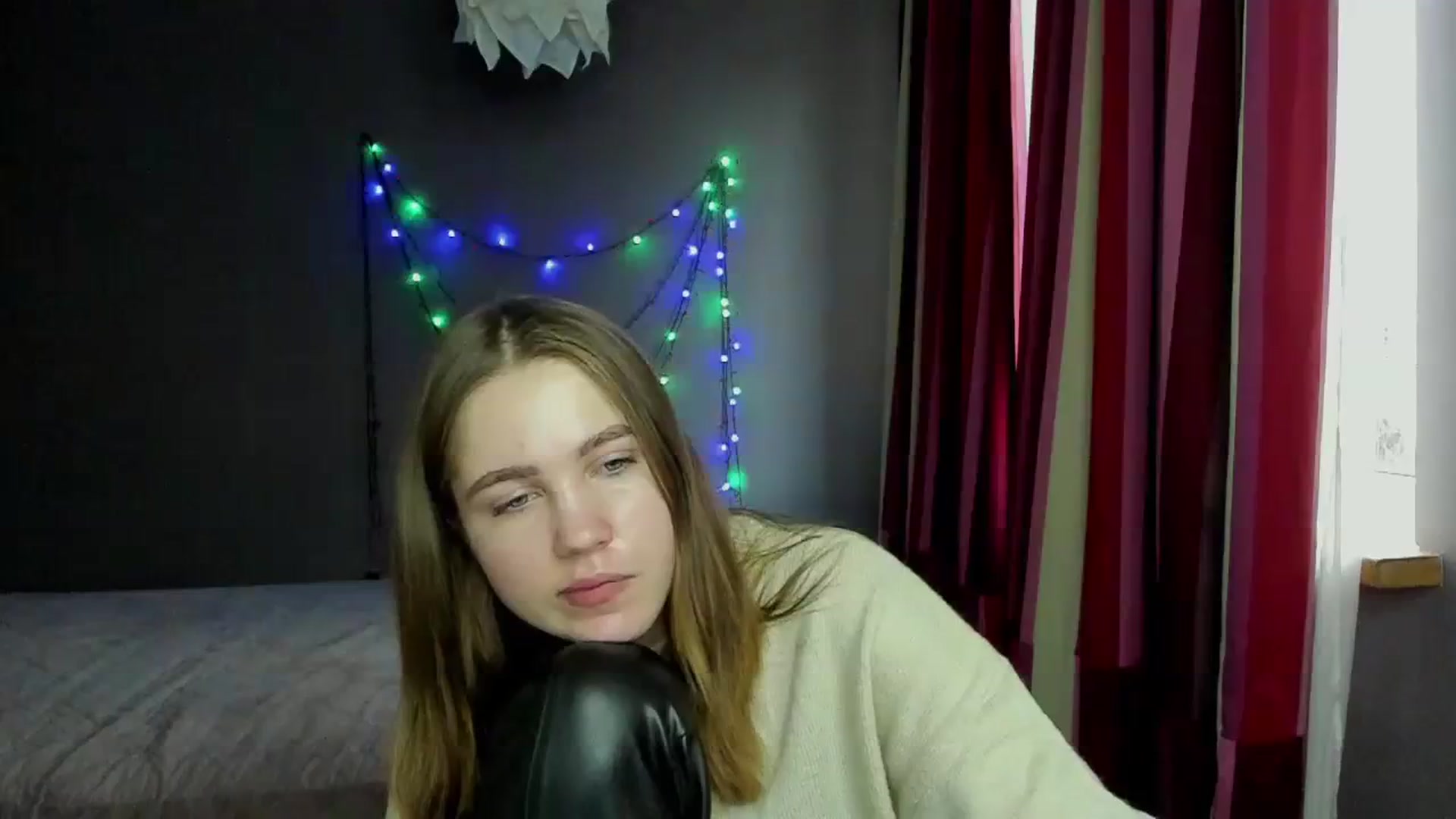 Gallery image thumbnail from Kate_Lewis's myfreecams stream on, 12/11/2023, 10:58 image 1 of 20