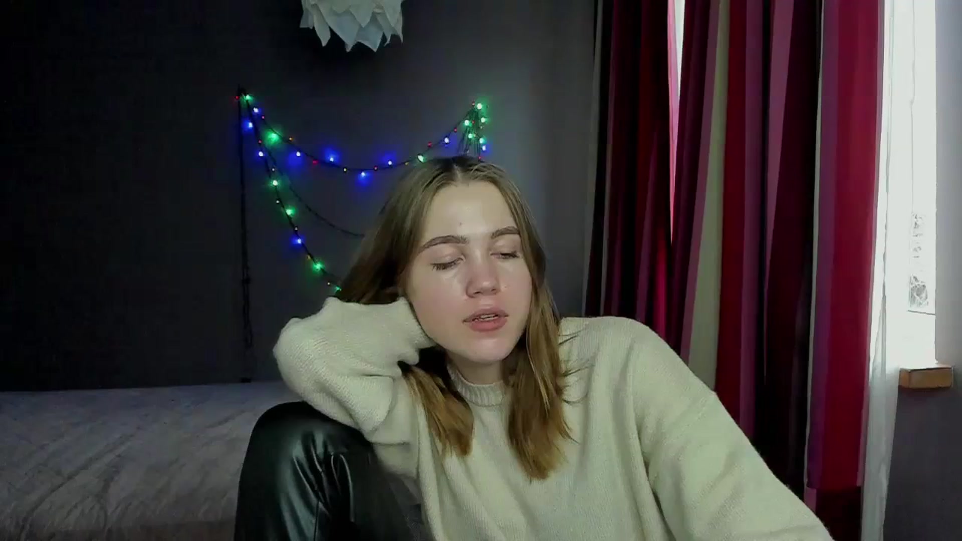 Gallery image thumbnail from Kate_Lewis's myfreecams stream on, 12/11/2023, 10:58 image 11 of 20