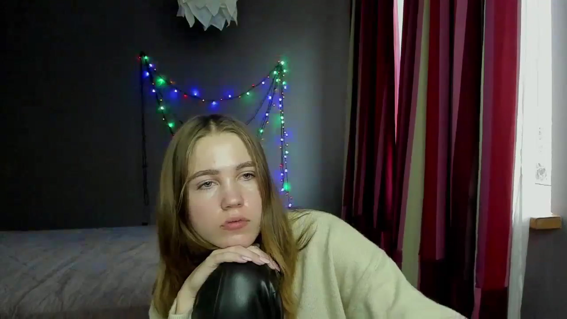Gallery image thumbnail from Kate_Lewis's myfreecams stream on, 12/11/2023, 10:58 image 4 of 20