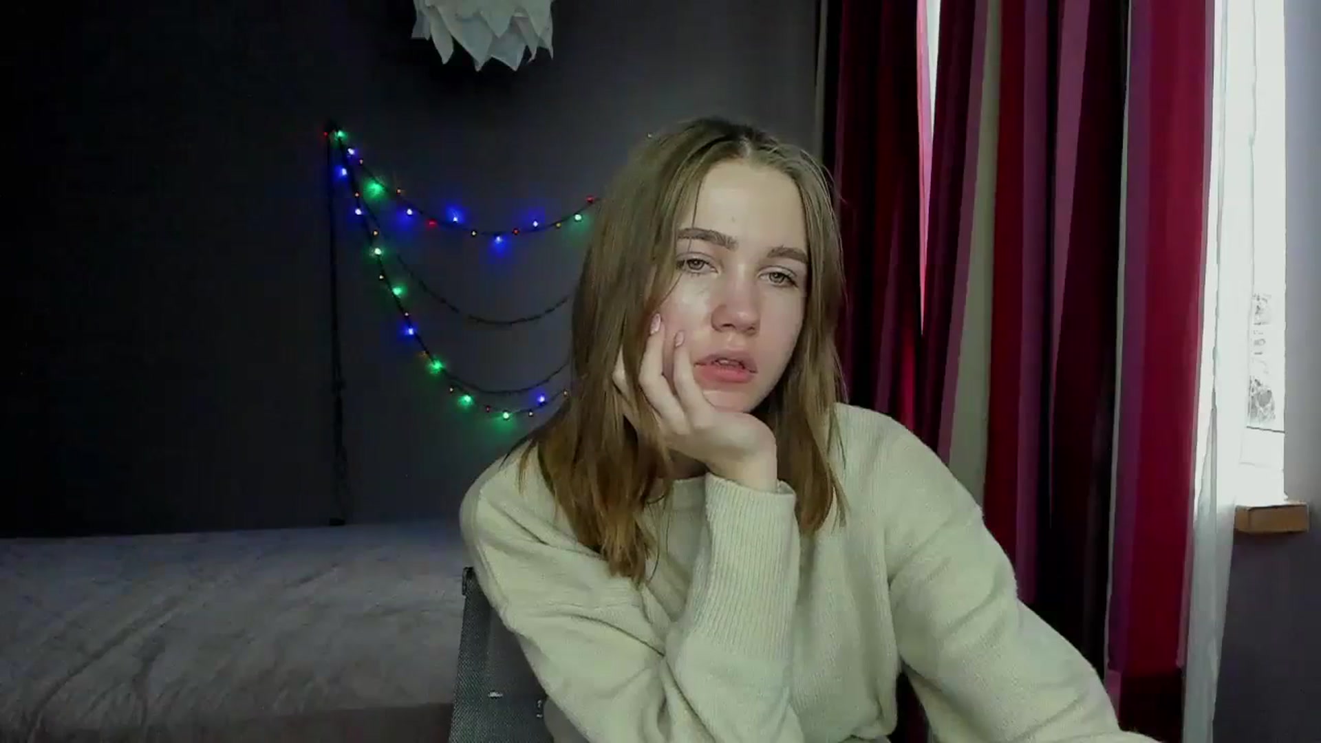 Gallery image thumbnail from Kate_Lewis's myfreecams stream on, 12/11/2023, 10:58 image 12 of 20