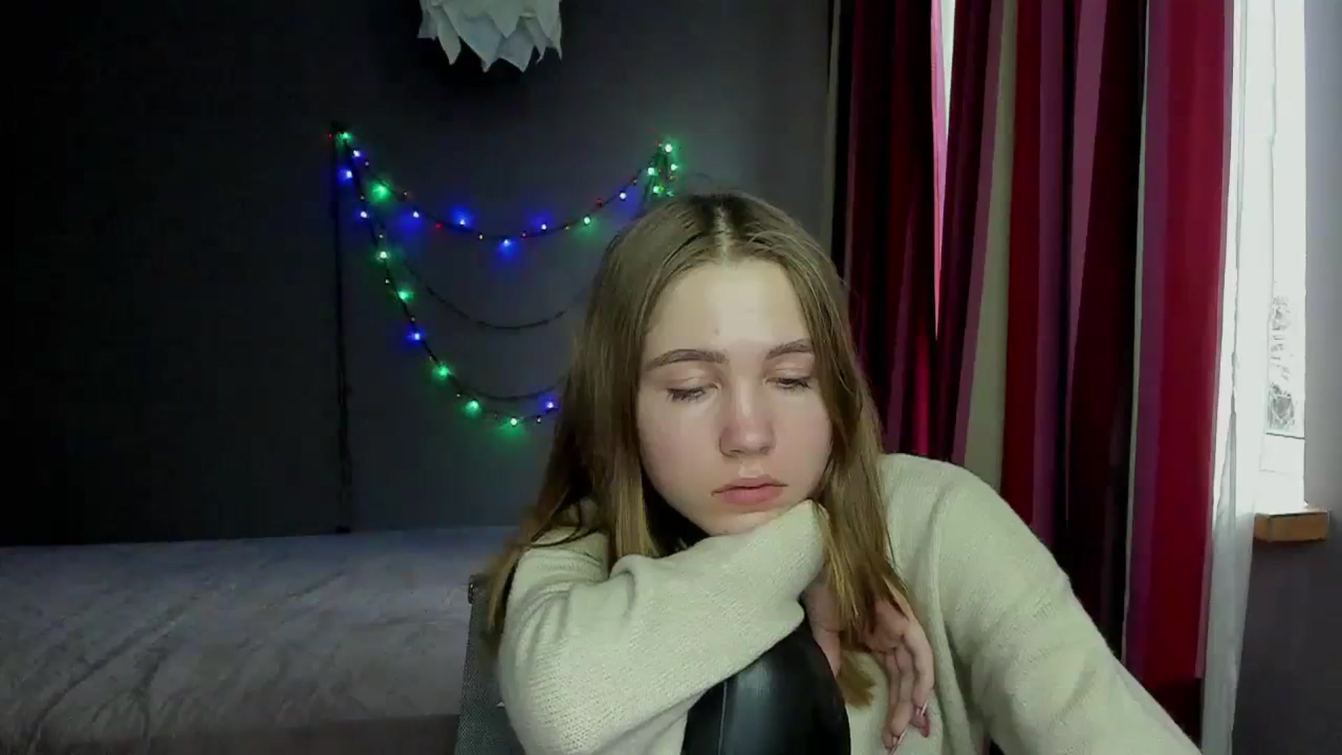 Gallery image thumbnail from Kate_Lewis's myfreecams stream on, 12/11/2023, 10:58 image 16 of 20