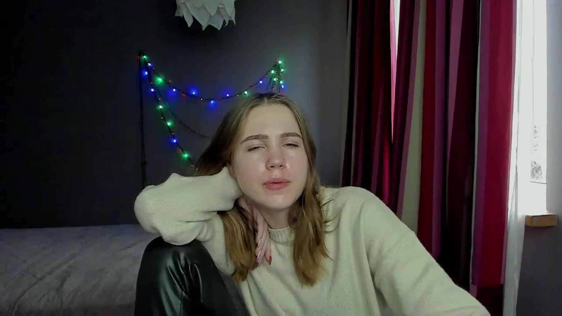 Gallery image thumbnail from Kate_Lewis's myfreecams stream on, 12/11/2023, 10:58 image 9 of 20
