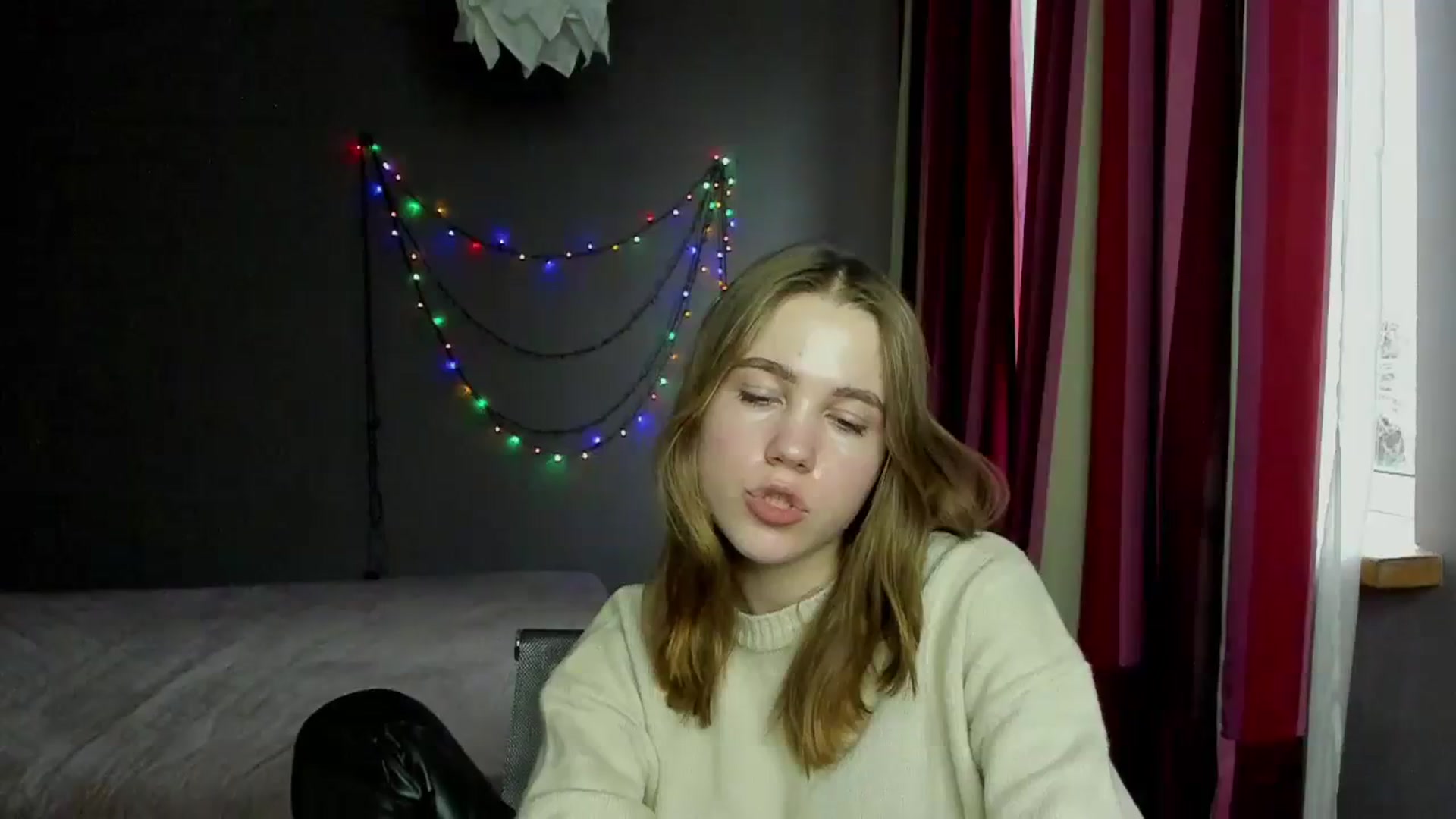 Gallery image thumbnail from Kate_Lewis's myfreecams stream on, 12/11/2023, 12:01 image 1 of 20