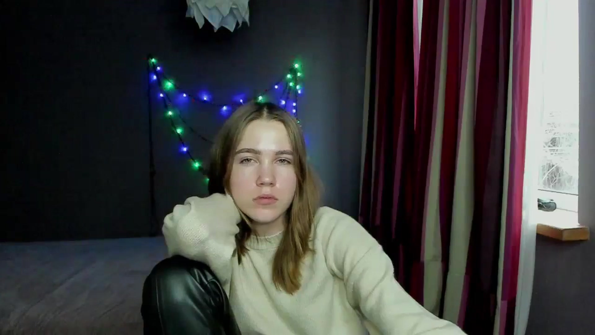Gallery image thumbnail from Kate_Lewis's myfreecams stream on, 12/11/2023, 12:01 image 10 of 20