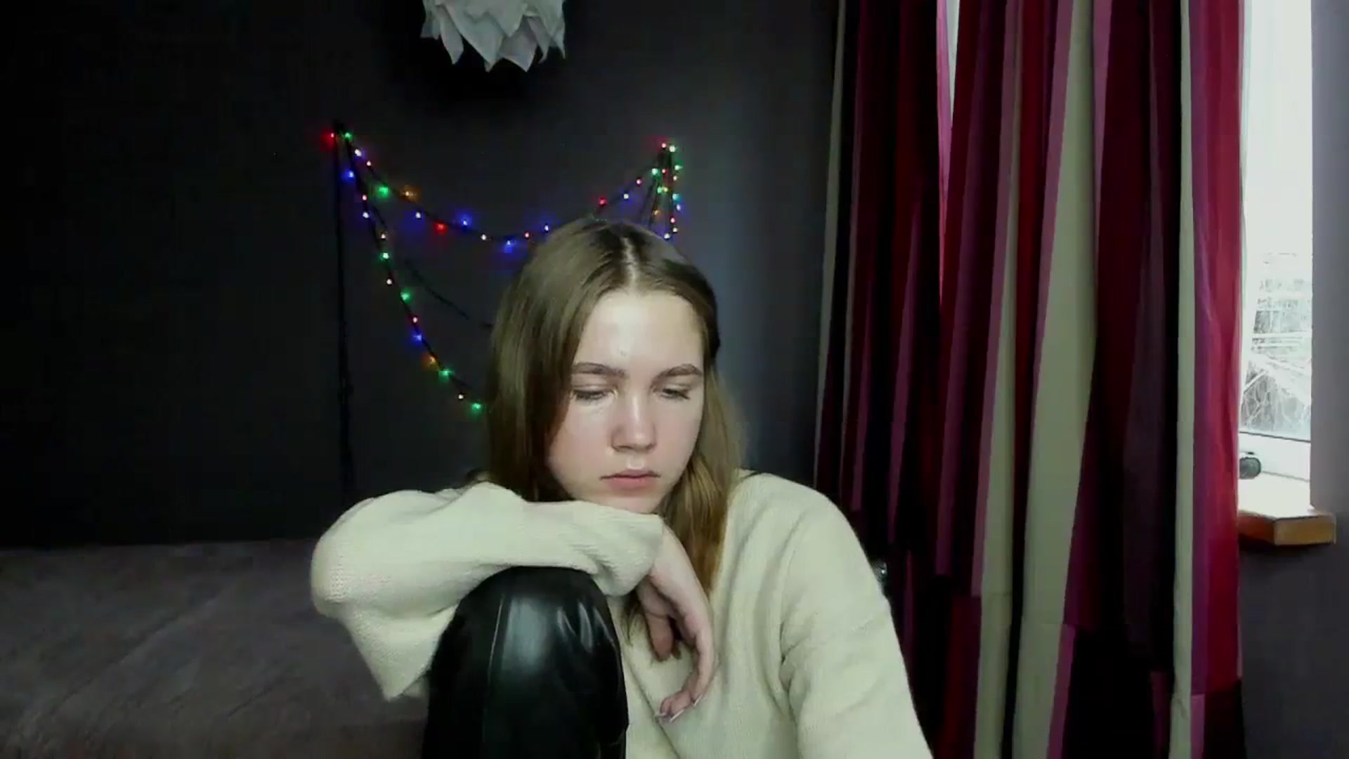 Gallery image thumbnail from Kate_Lewis's myfreecams stream on, 12/11/2023, 12:01 image 20 of 20