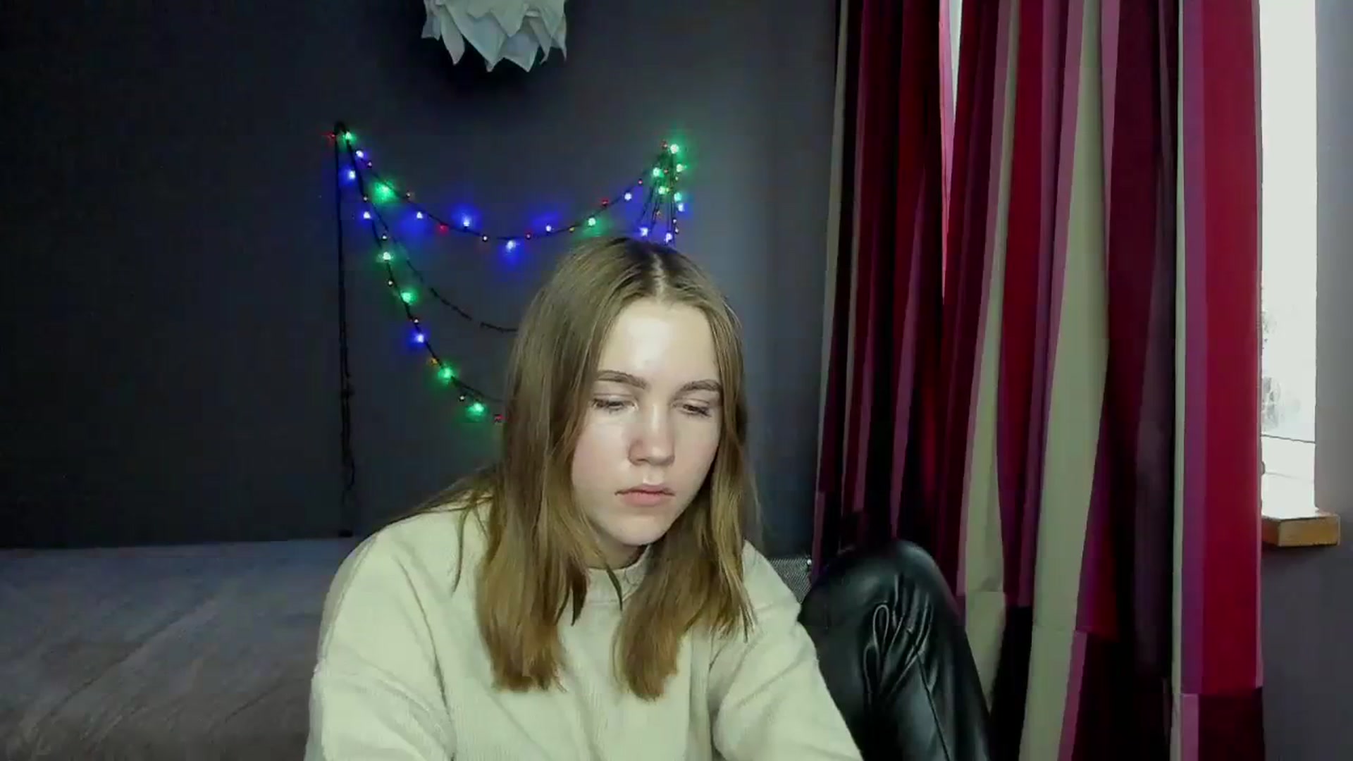 Gallery image thumbnail from Kate_Lewis's myfreecams stream on, 12/11/2023, 12:01 image 8 of 20