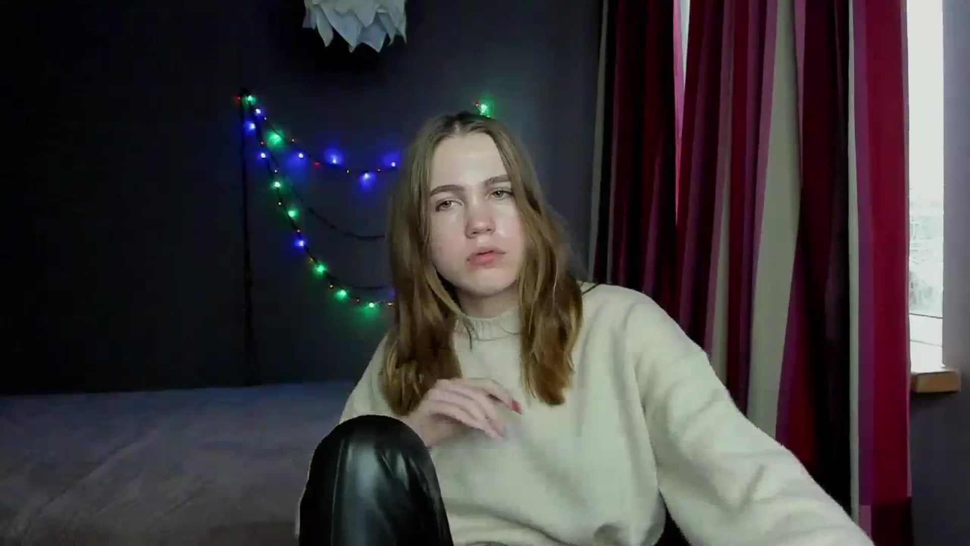Gallery image thumbnail from Kate_Lewis's myfreecams stream on, 12/11/2023, 12:01 image 14 of 20