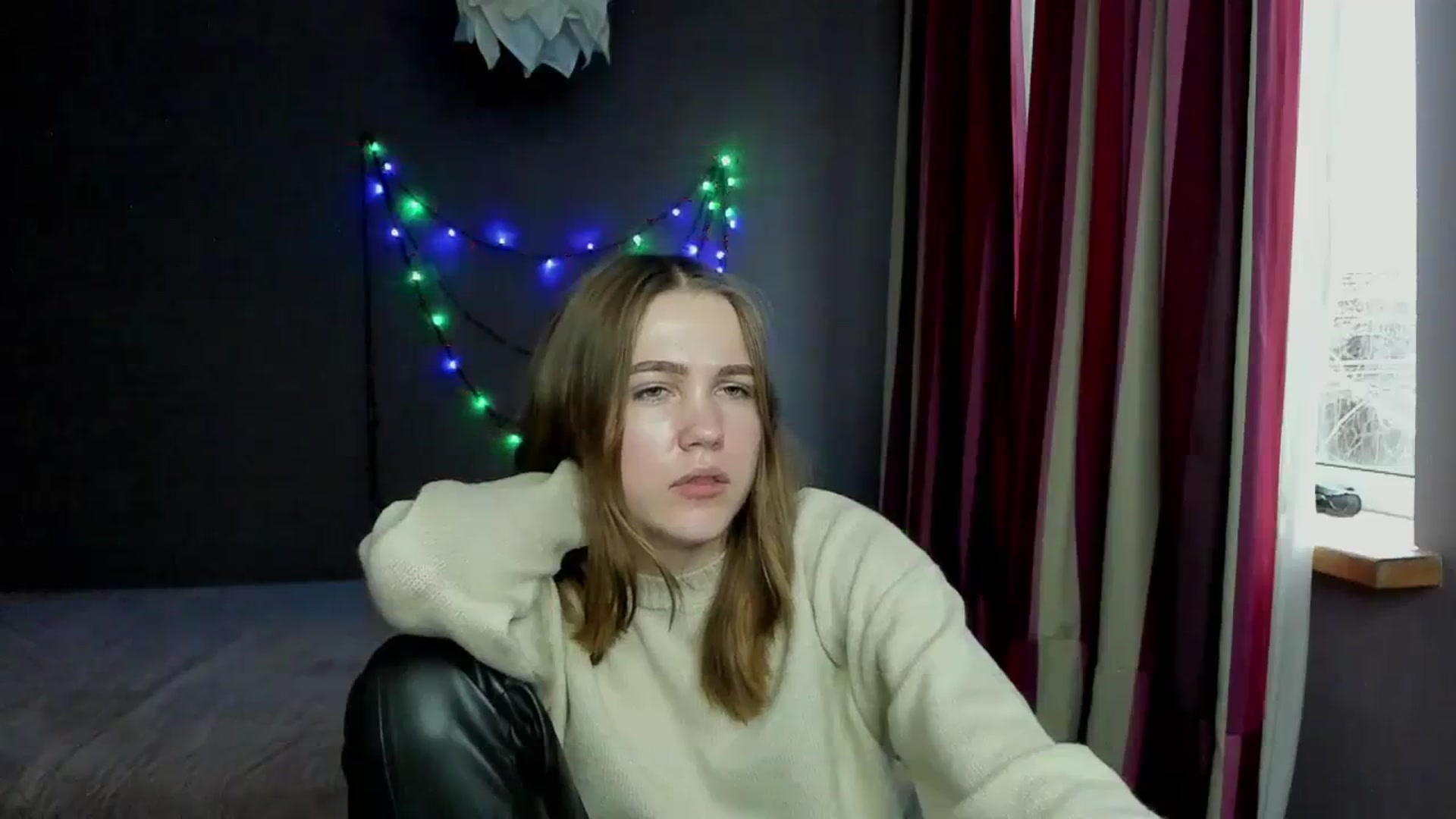 Gallery image thumbnail from Kate_Lewis's myfreecams stream on, 12/11/2023, 12:01 image 11 of 20