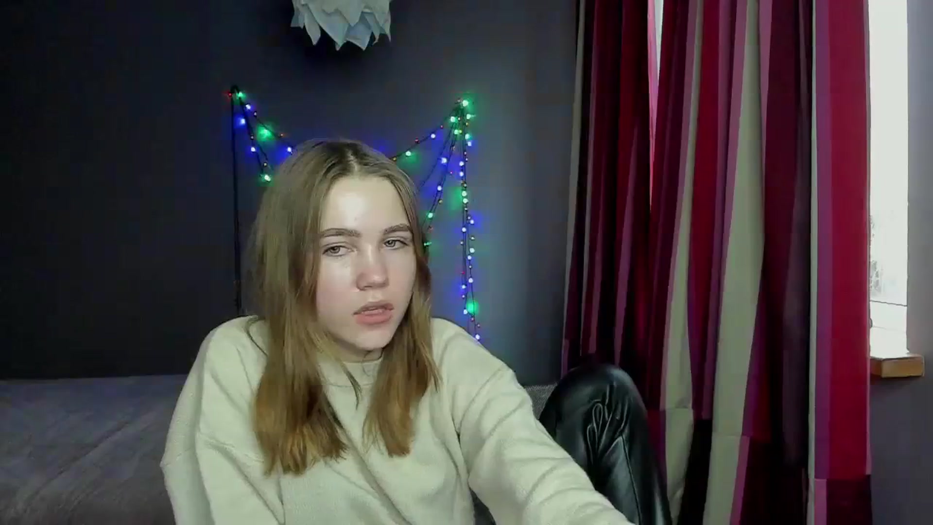 Gallery image thumbnail from Kate_Lewis's myfreecams stream on, 12/11/2023, 12:01 image 6 of 20