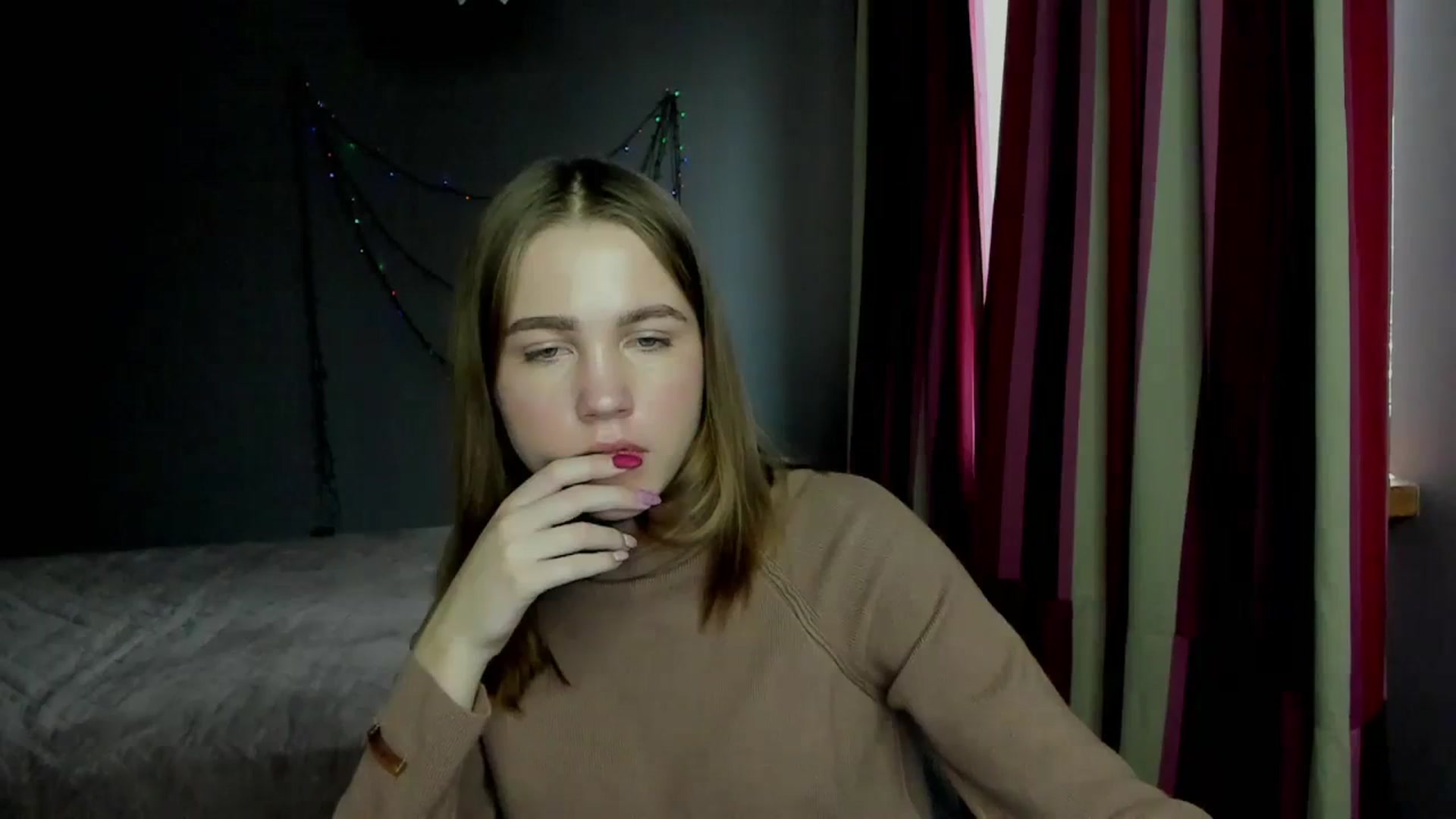 Gallery image thumbnail from Kate_Lewis's myfreecams stream on, 12/12/2023, 10:00 image 7 of 20