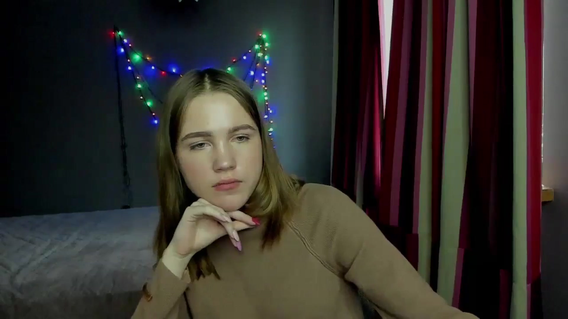 Gallery image thumbnail from Kate_Lewis's myfreecams stream on, 12/12/2023, 10:00 image 5 of 20