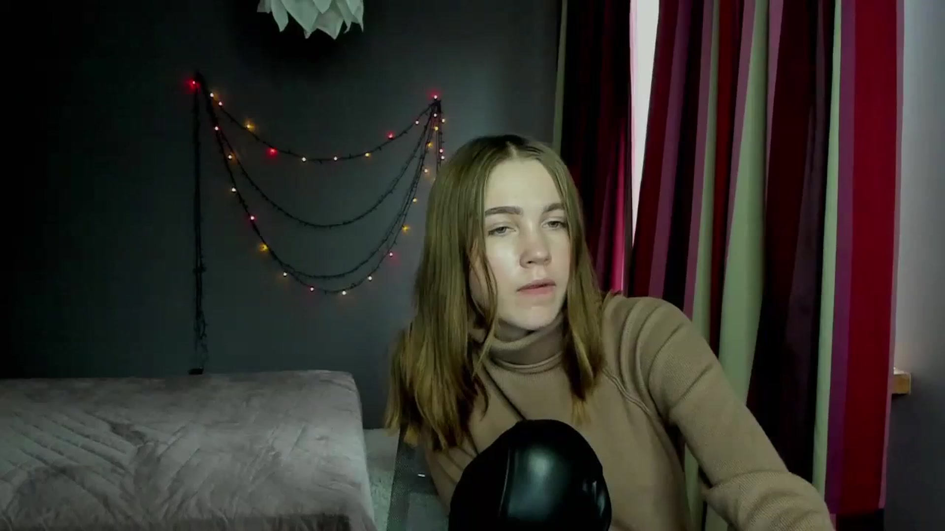 Gallery image thumbnail from Kate_Lewis's myfreecams stream on, 12/12/2023, 11:34 image 6 of 20