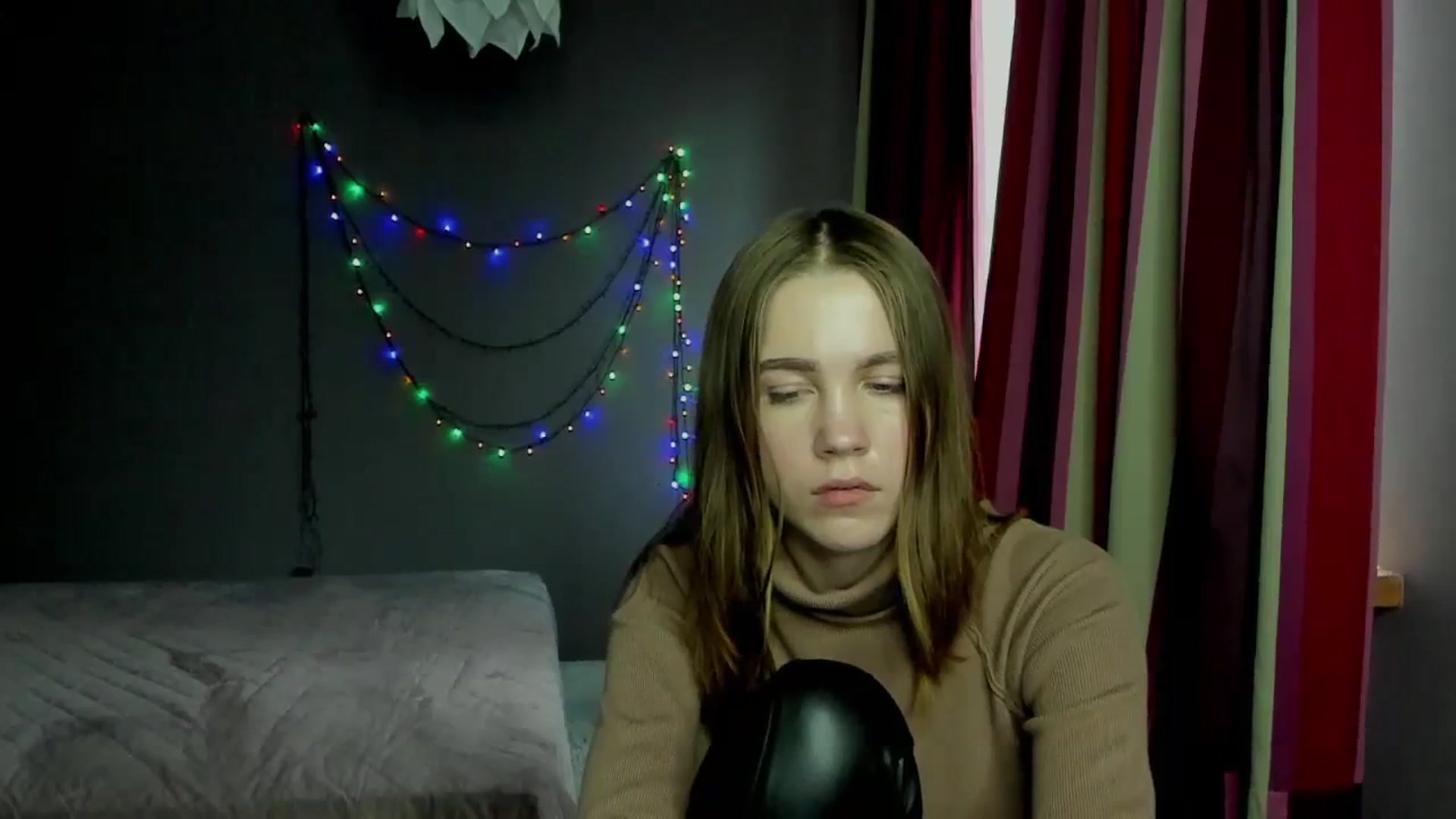 Gallery image thumbnail from Kate_Lewis's myfreecams stream on, 12/12/2023, 11:34 image 9 of 20
