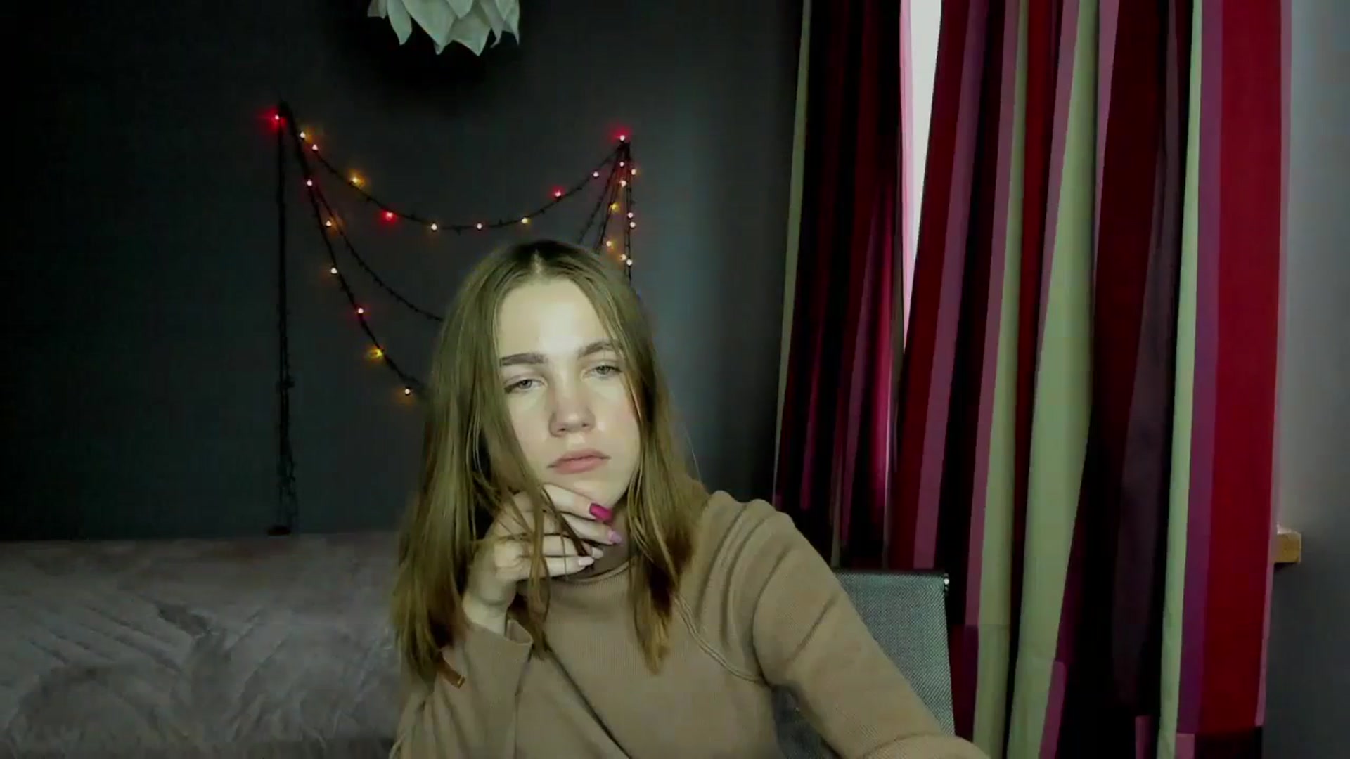 Gallery image thumbnail from Kate_Lewis's myfreecams stream on, 12/12/2023, 11:34 image 19 of 20