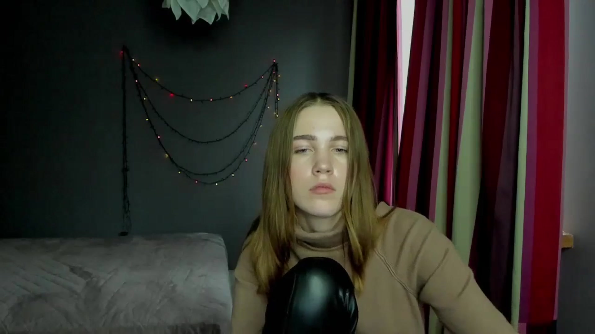 Gallery image thumbnail from Kate_Lewis's myfreecams stream on, 12/12/2023, 11:34 image 13 of 20
