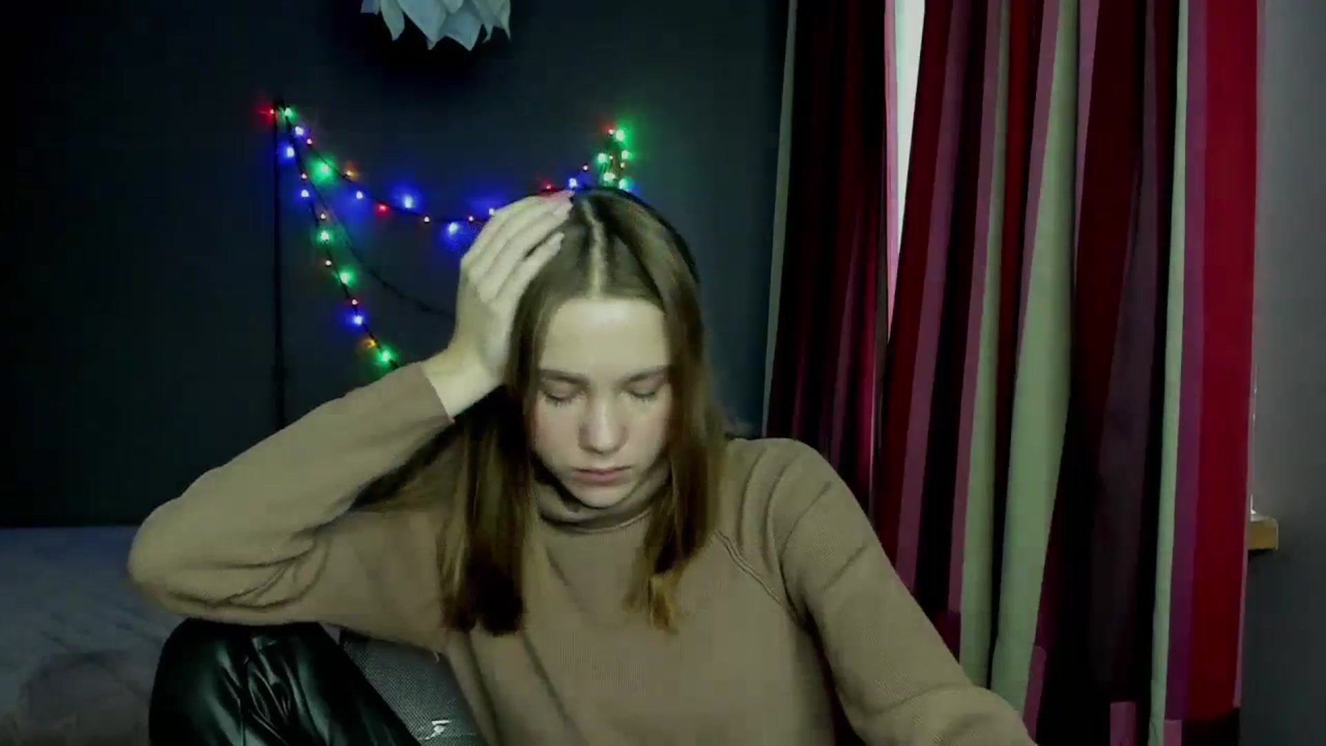 Gallery image thumbnail from Kate_Lewis's myfreecams stream on, 12/12/2023, 13:03 image 11 of 20