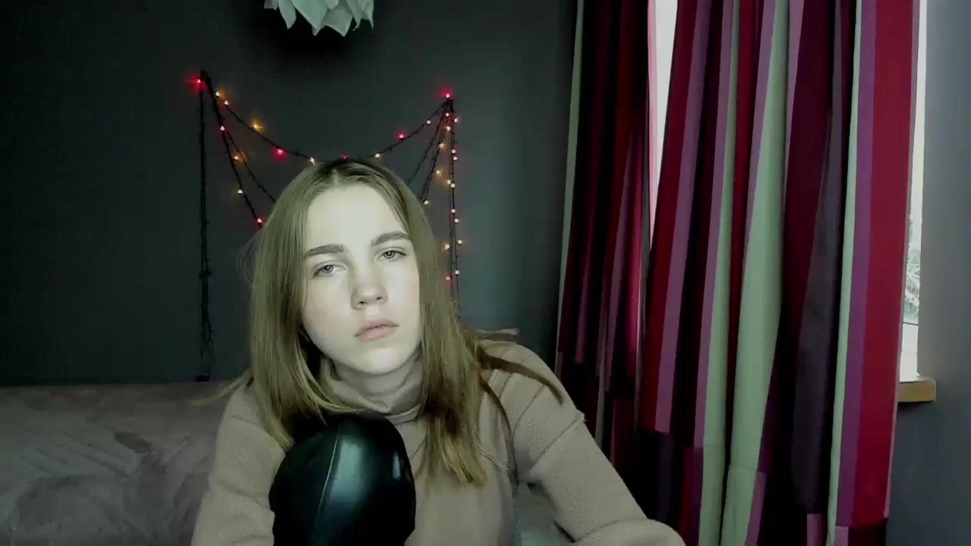 Gallery image thumbnail from Kate_Lewis's myfreecams stream on, 12/12/2023, 13:03 image 15 of 20