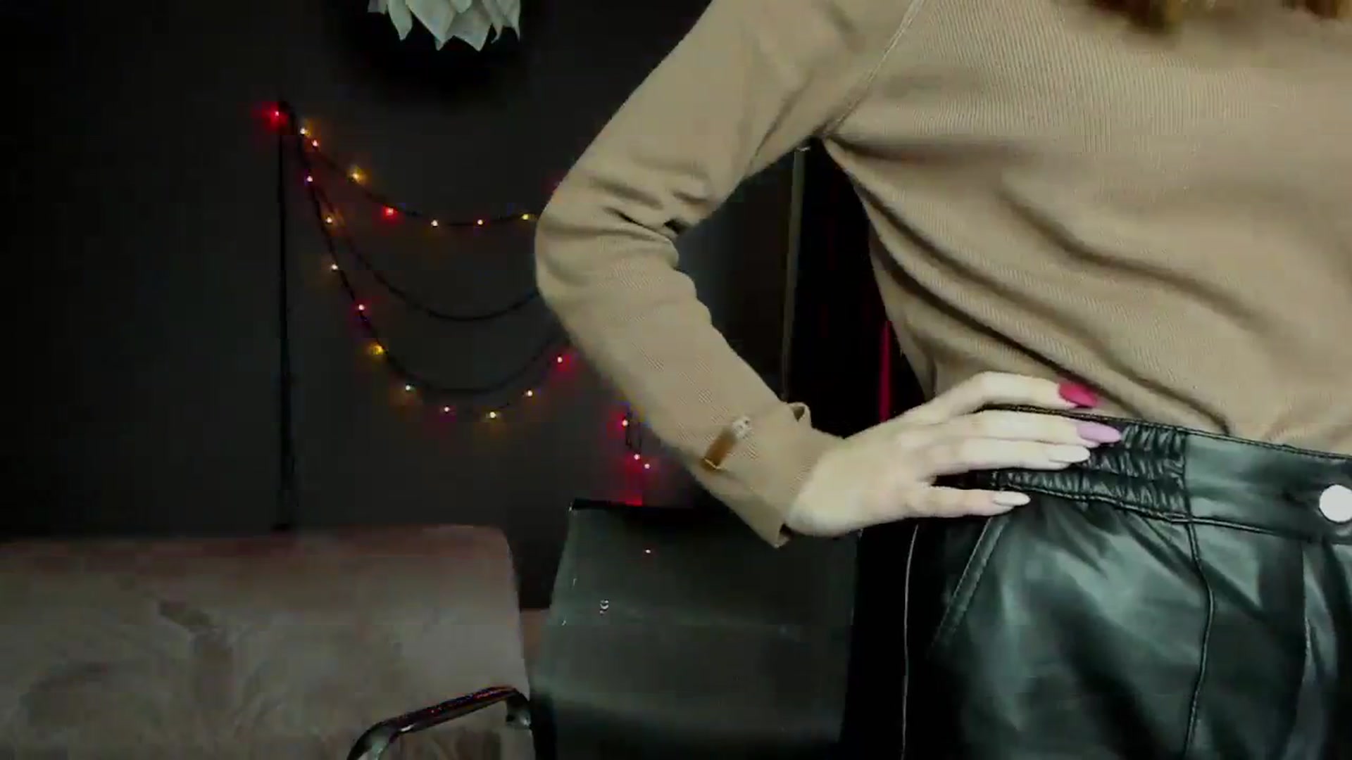 Gallery image thumbnail from Kate_Lewis's myfreecams stream on, 12/12/2023, 13:03 image 18 of 20