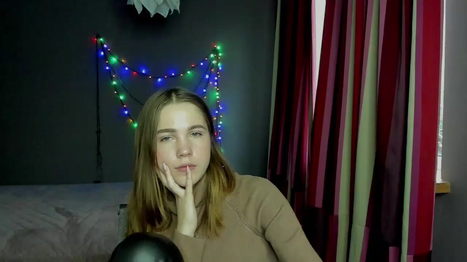 Gallery image thumbnail from Kate_Lewis's myfreecams stream on, 12/12/2023, 13:03 image 4 of 20