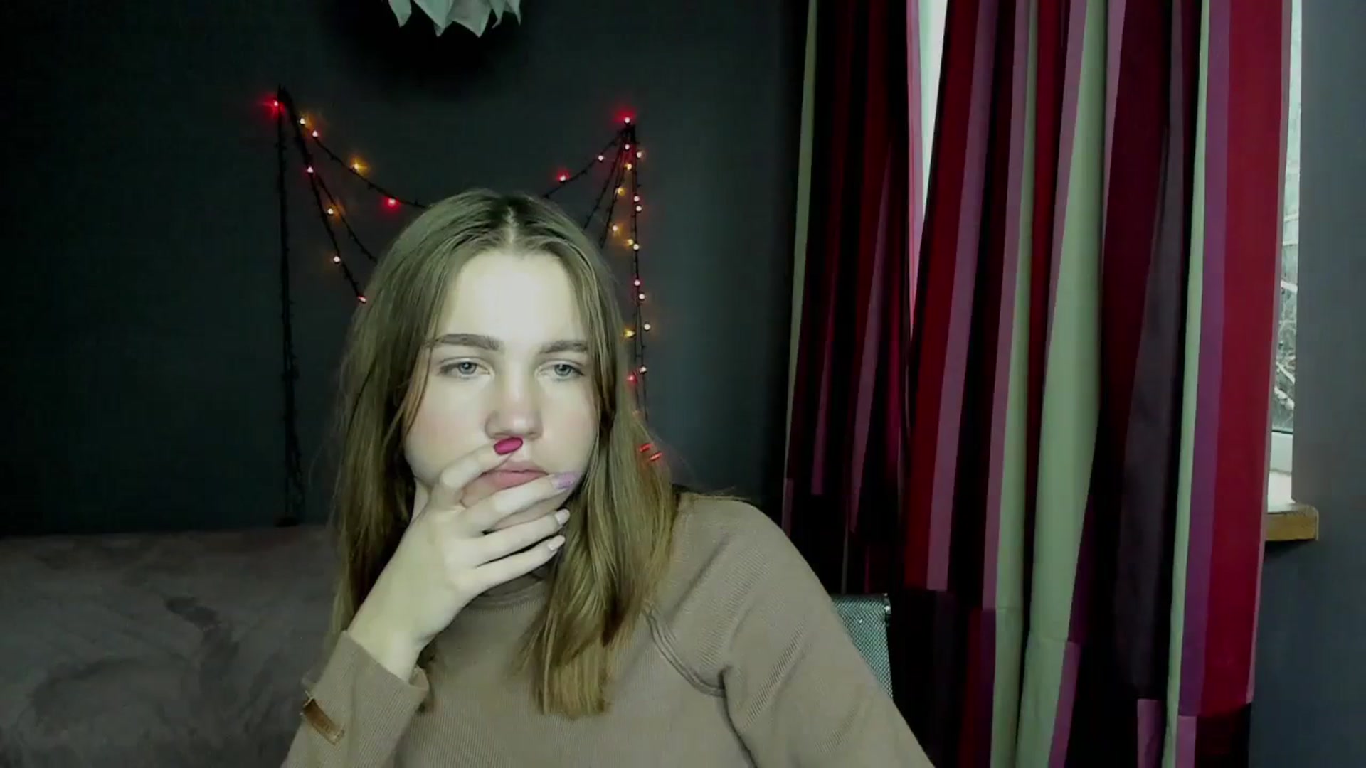 Gallery image thumbnail from Kate_Lewis's myfreecams stream on, 12/12/2023, 13:03 image 19 of 20