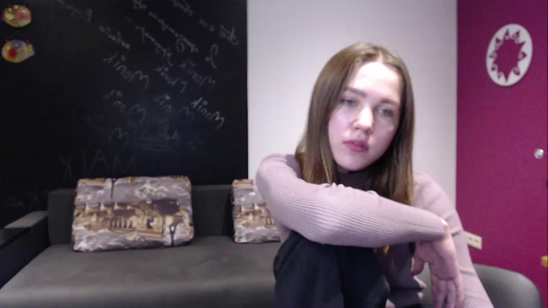 Gallery image thumbnail from Kate_Lewis's myfreecams stream on, 12/21/2023, 12:05 image 10 of 20